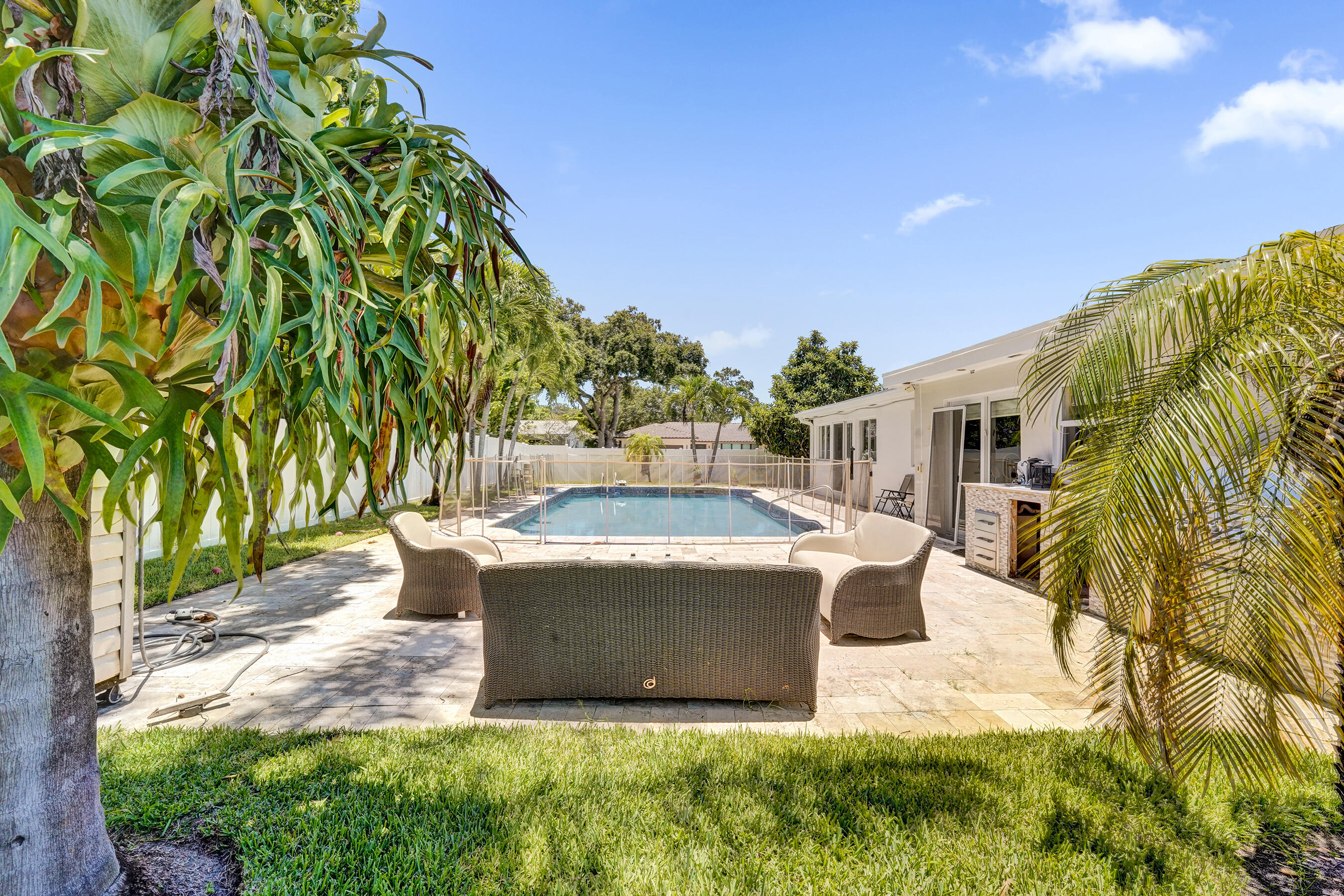 EMERALD HILLS - Residential Lease