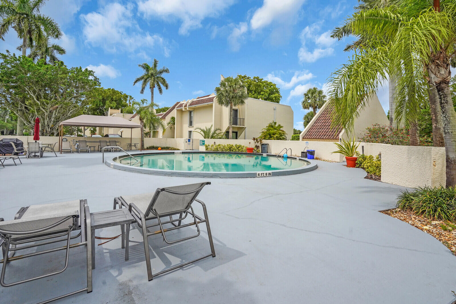 LANDS OF THE PRESIDENT CONDO 1 - Residential Lease