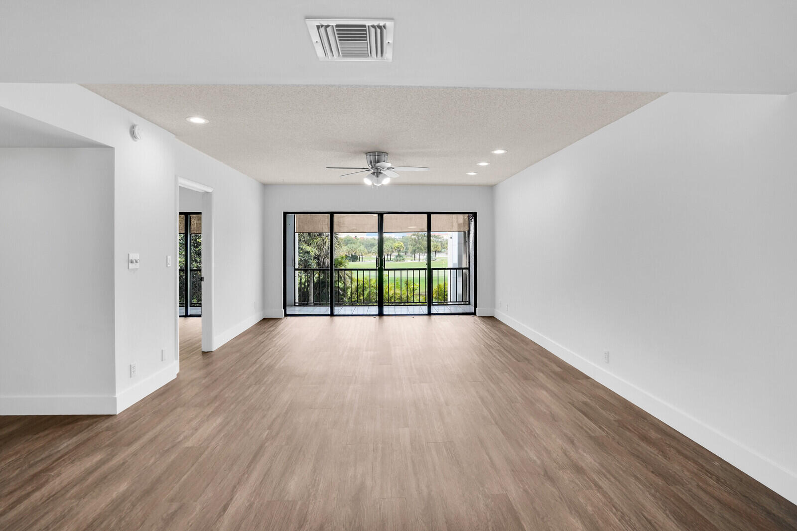 LANDS OF THE PRESIDENT CONDO 1 - Residential Lease