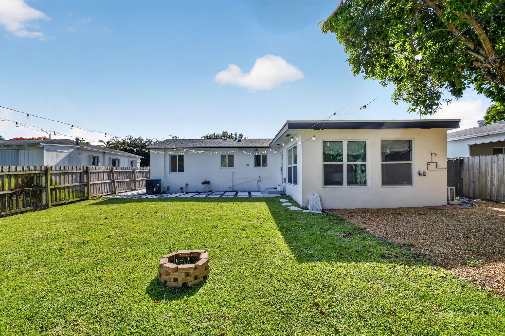NORTH LAKE WORTH - Residential