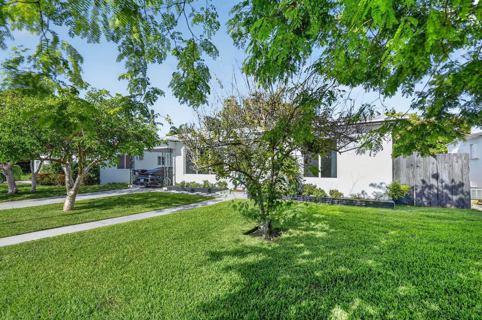 NORTH LAKE WORTH - Residential