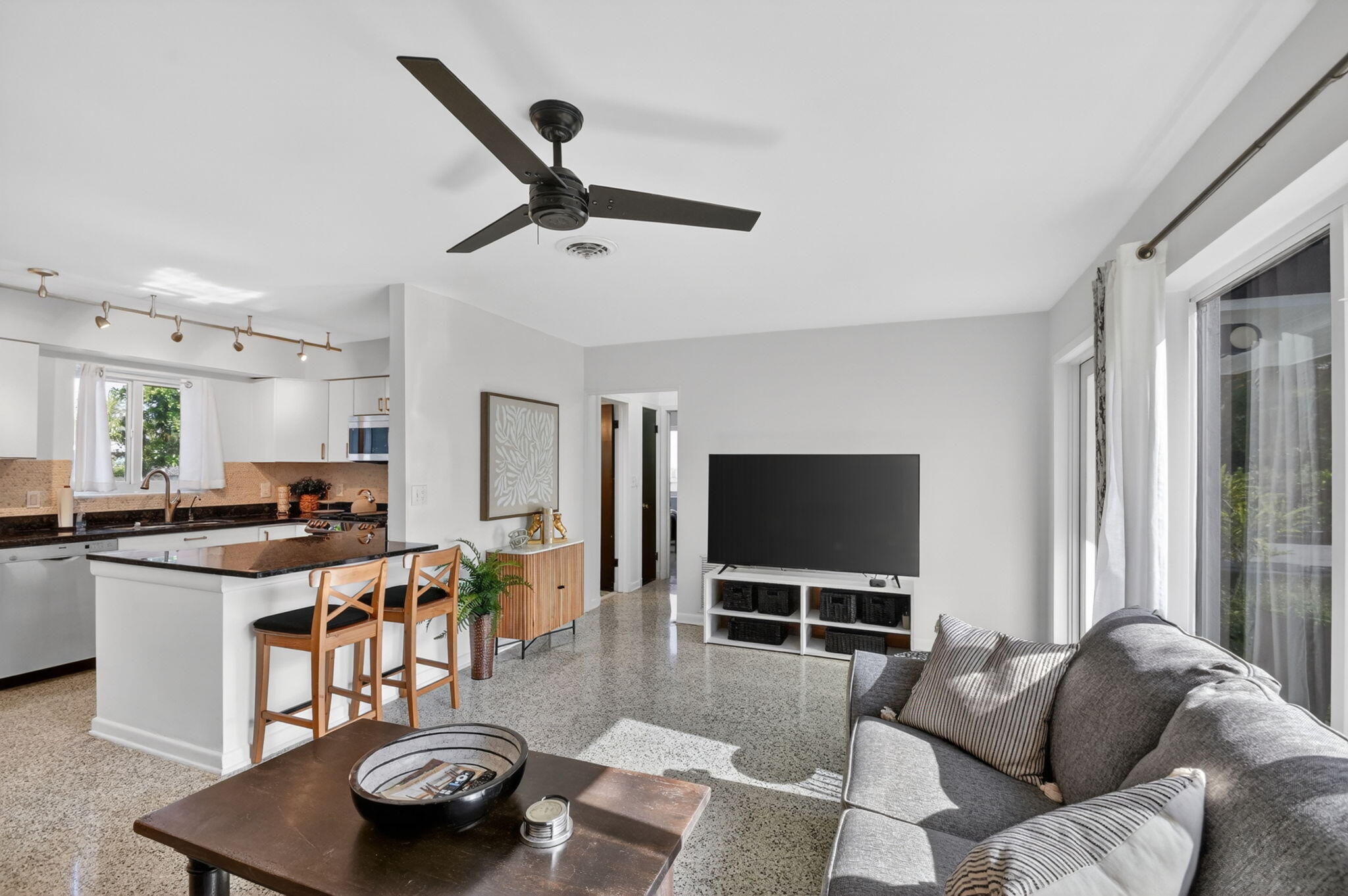 NORTH LAKE WORTH - Residential