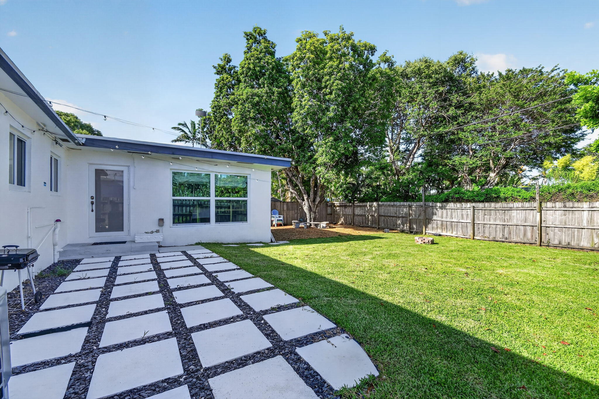 NORTH LAKE WORTH - Residential
