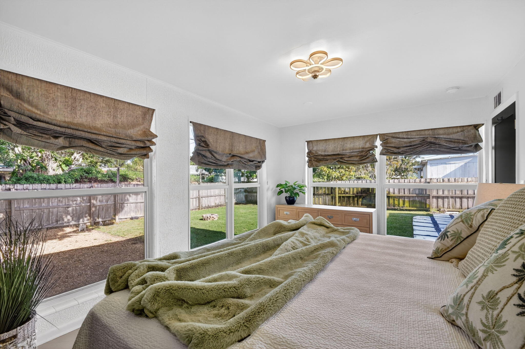 NORTH LAKE WORTH - Residential