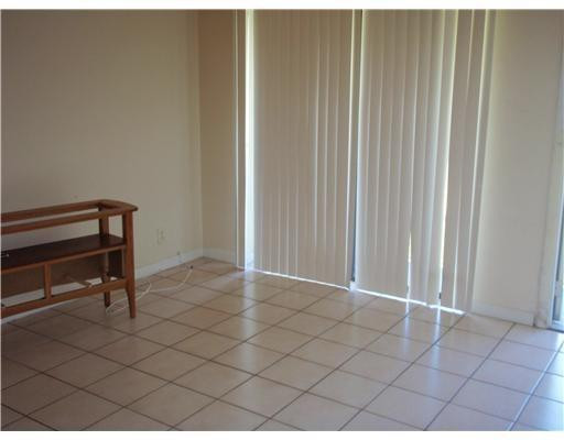 ROYAL PALMS OF CORAL - Residential Lease