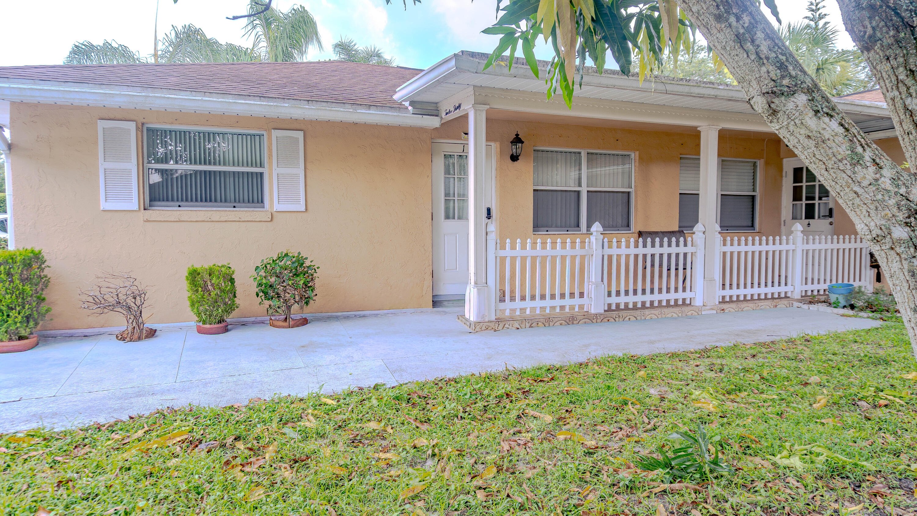 SOUTH SHORE 1 OF WELLINGTON - Residential Lease