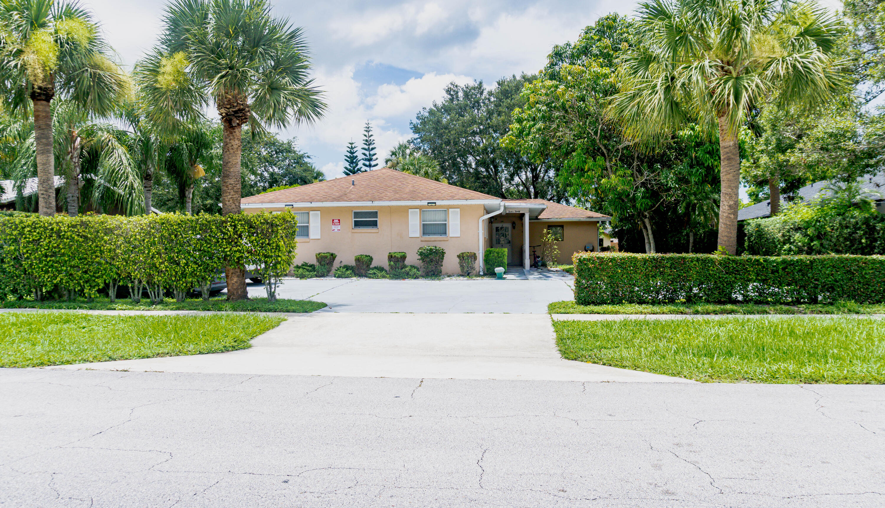 SOUTH SHORE 1 OF WELLINGTON - Residential Lease