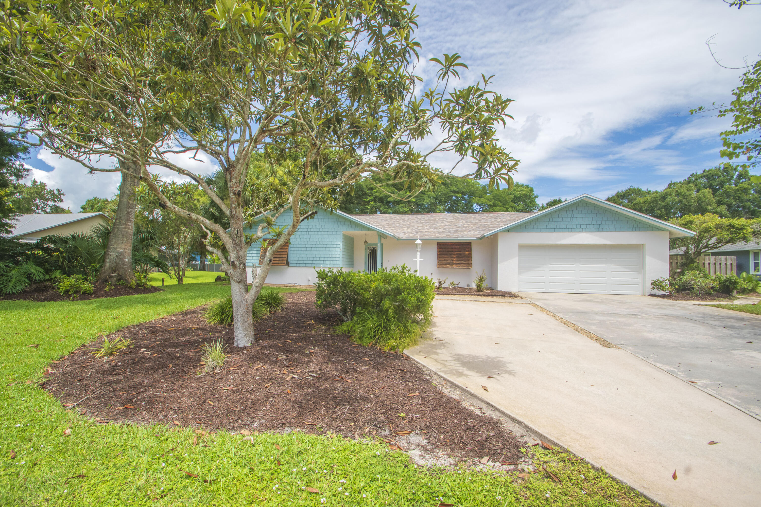 WEST SIDE VILLAS - Residential