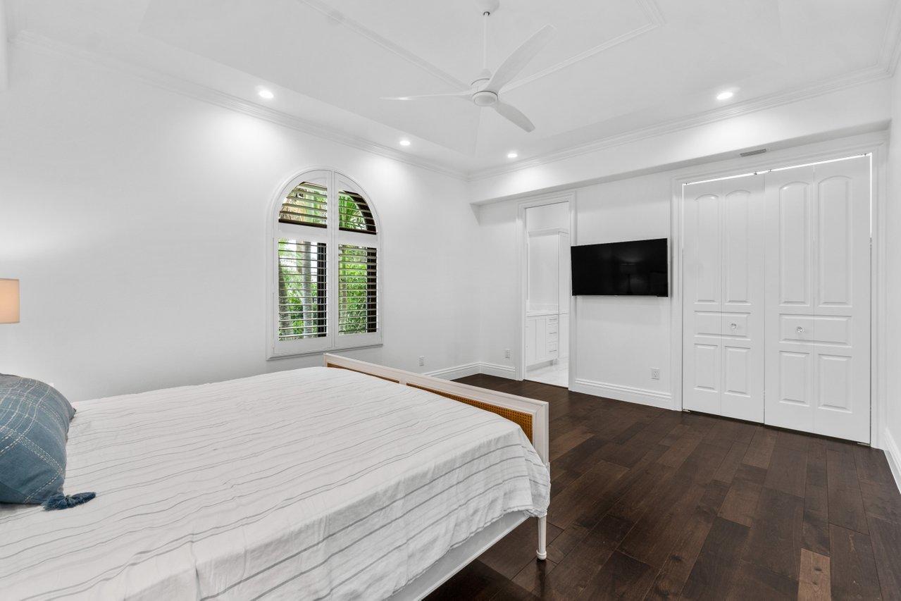 SAILFISH POINT - Residential