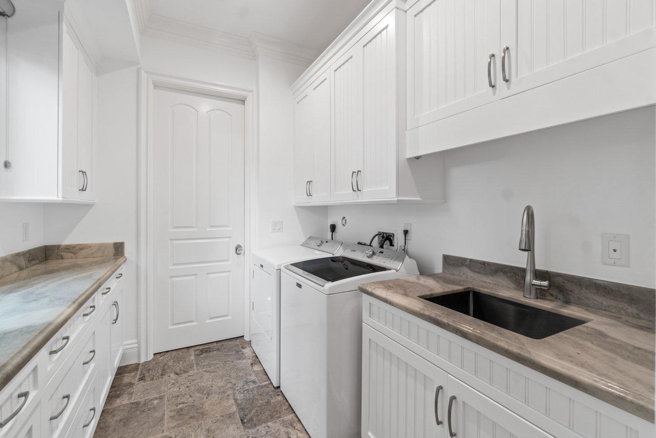 SAILFISH POINT - Residential