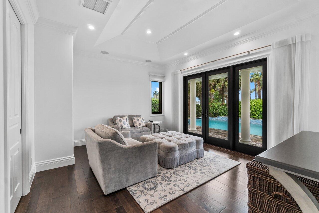 SAILFISH POINT - Residential