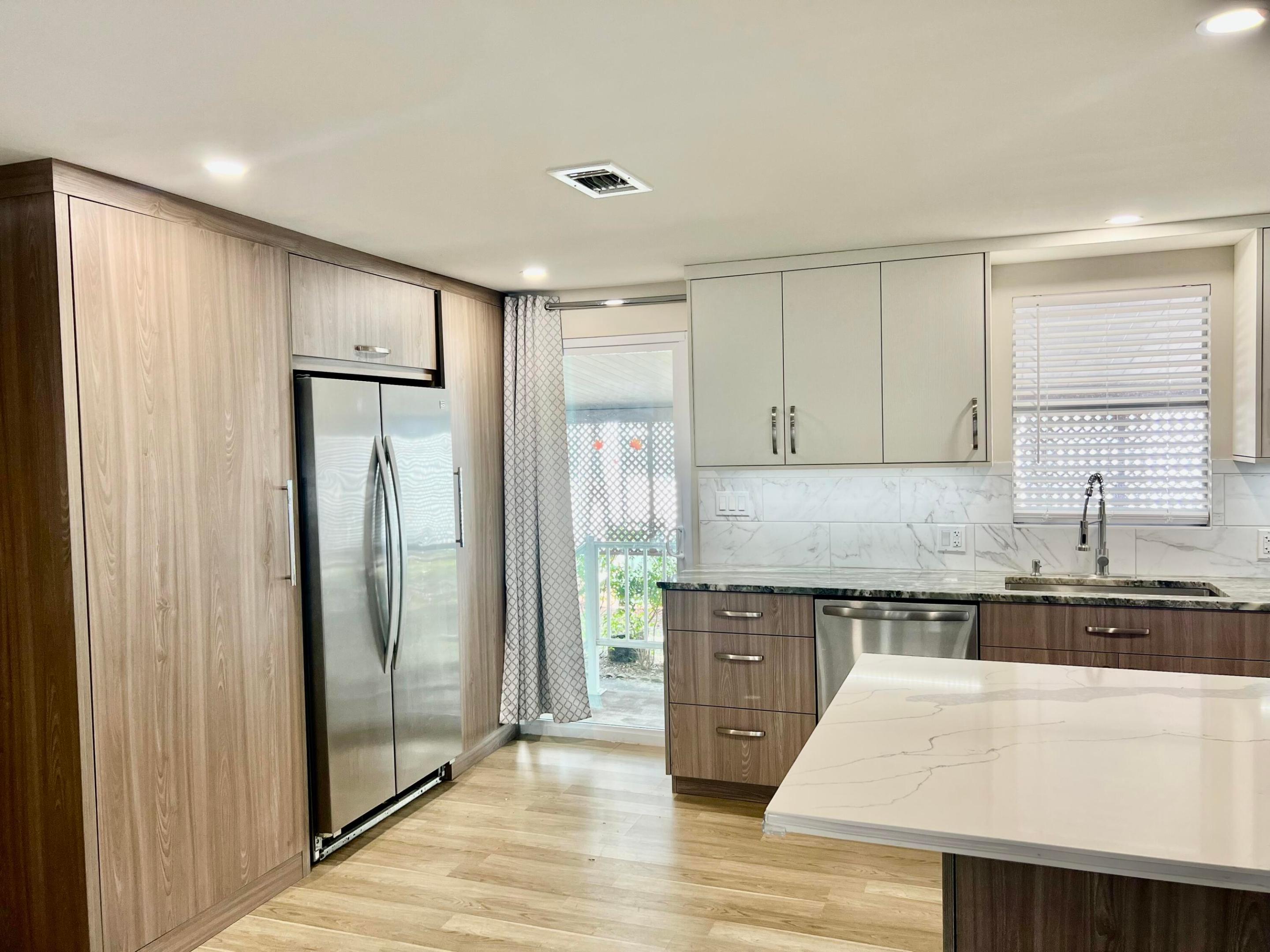 DEERFIELD LAKE - Residential