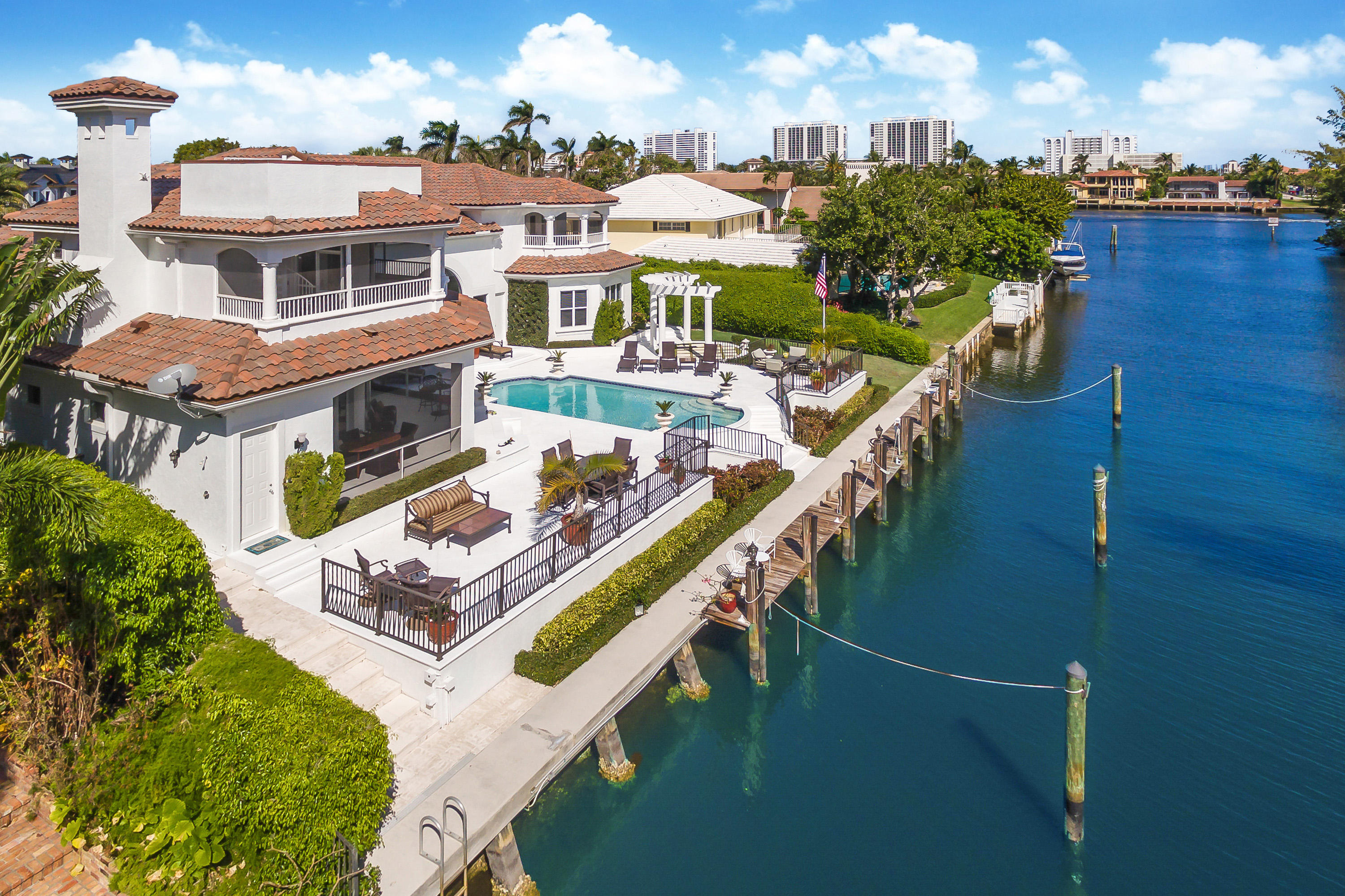 ROYAL PALM YACHT & COUNTRY CLUB - Residential