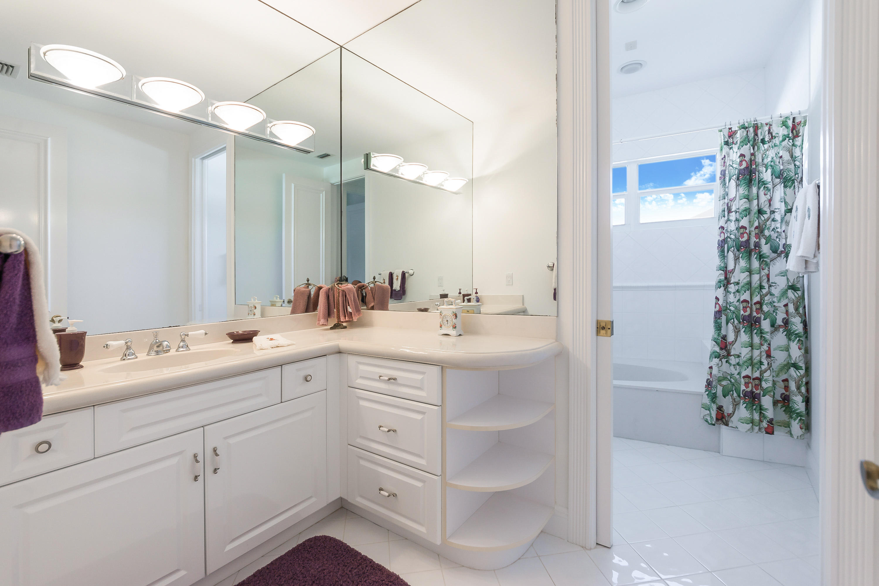 ROYAL PALM YACHT & COUNTRY CLUB - Residential
