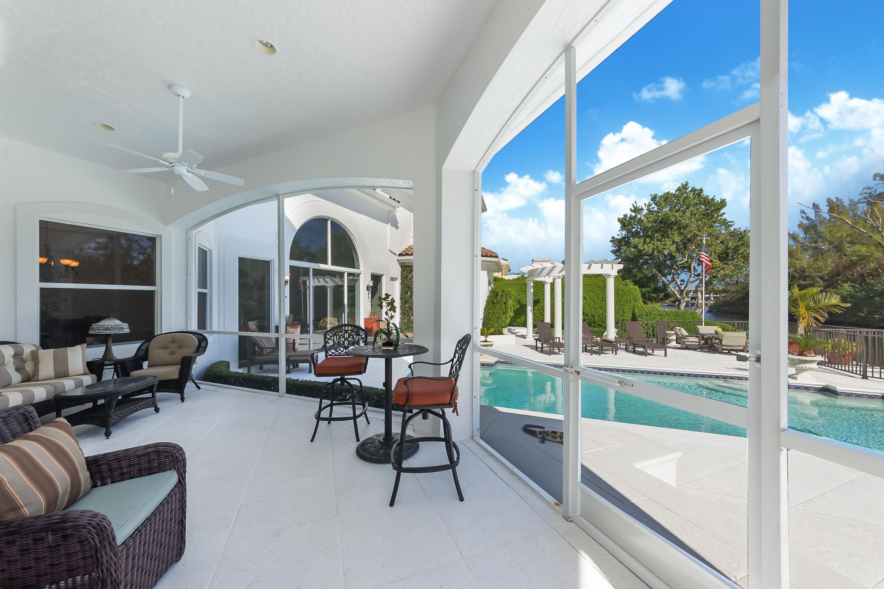 ROYAL PALM YACHT & COUNTRY CLUB - Residential