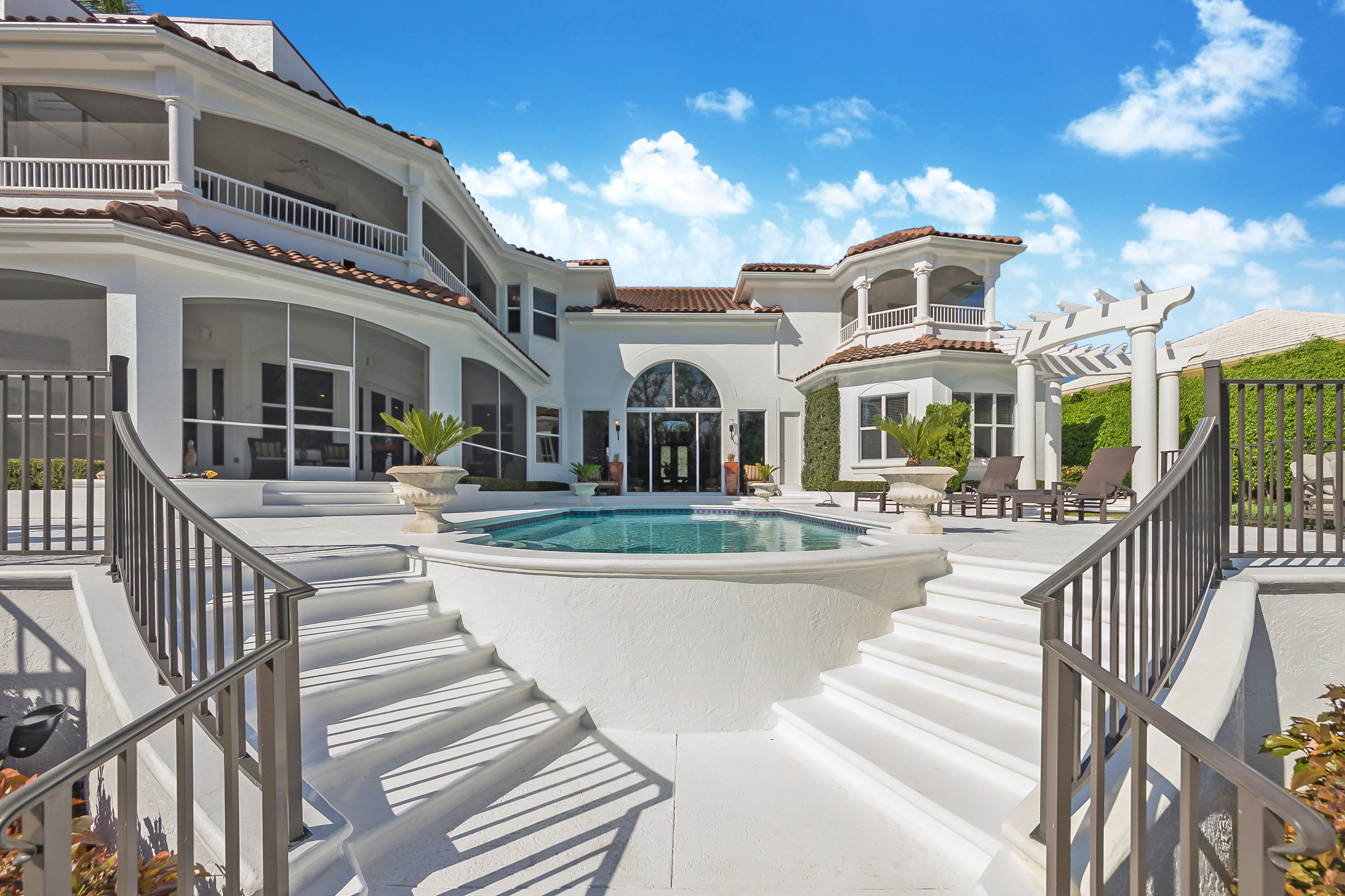 ROYAL PALM YACHT & COUNTRY CLUB - Residential
