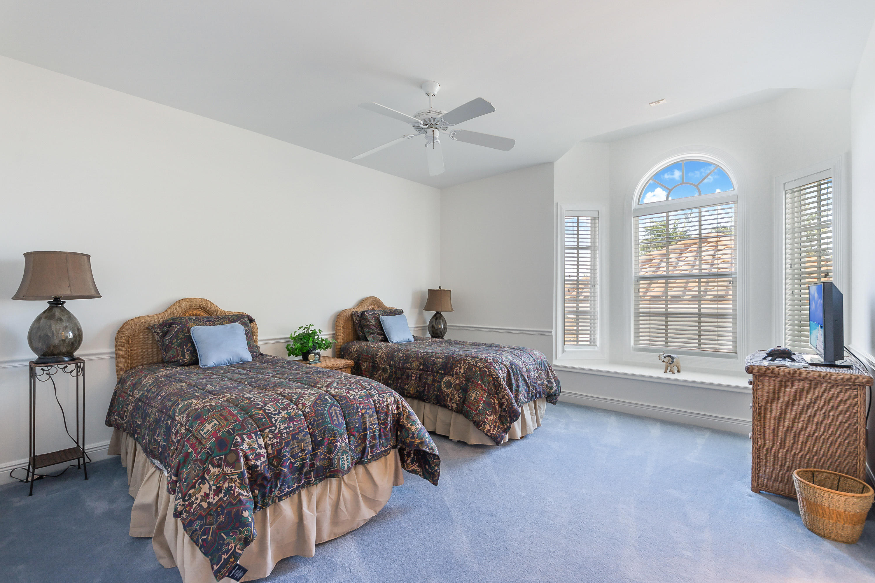 ROYAL PALM YACHT & COUNTRY CLUB - Residential