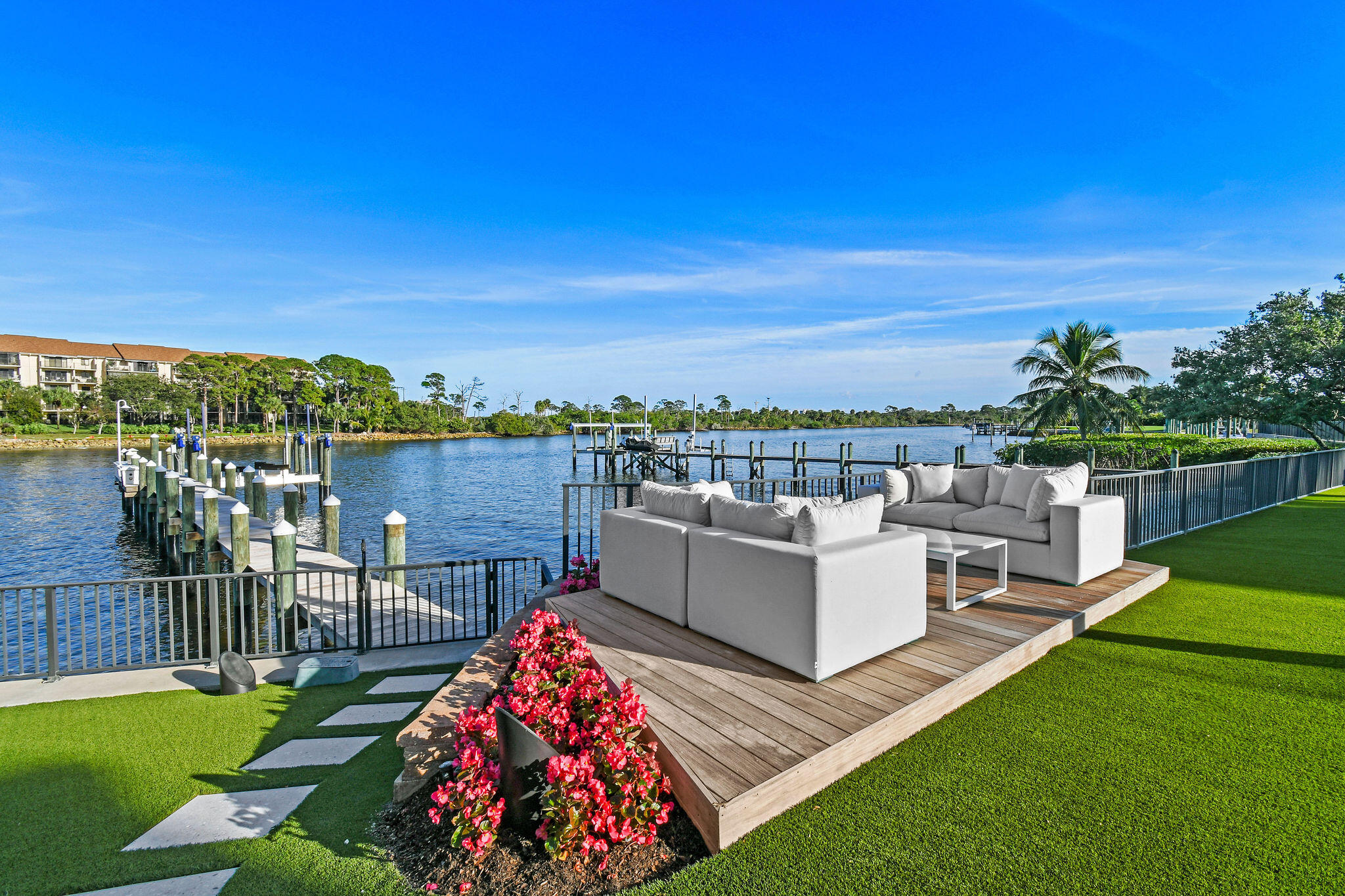 HARBOR PLACE - Residential