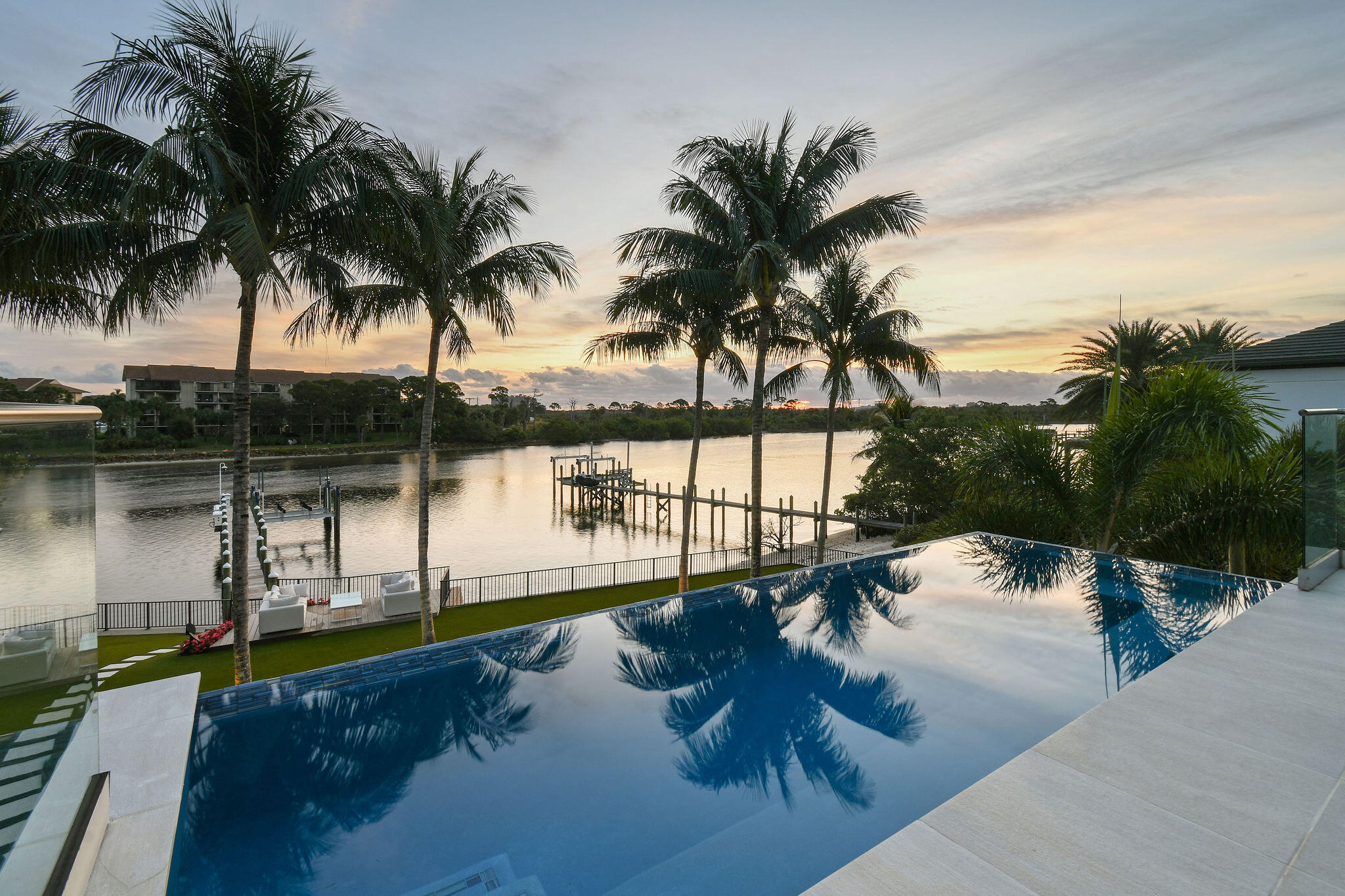 HARBOR PLACE - Residential