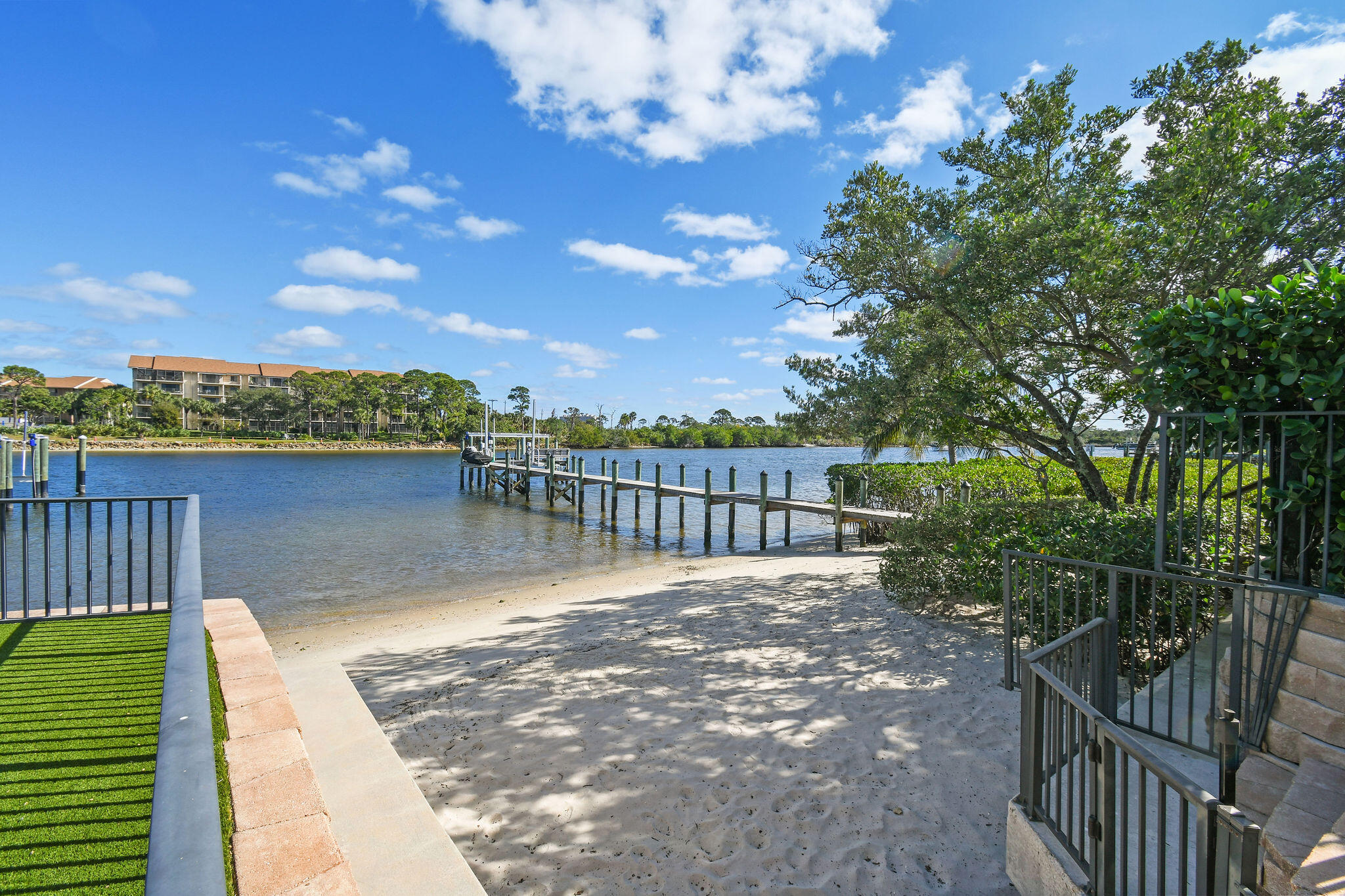 HARBOR PLACE - Residential