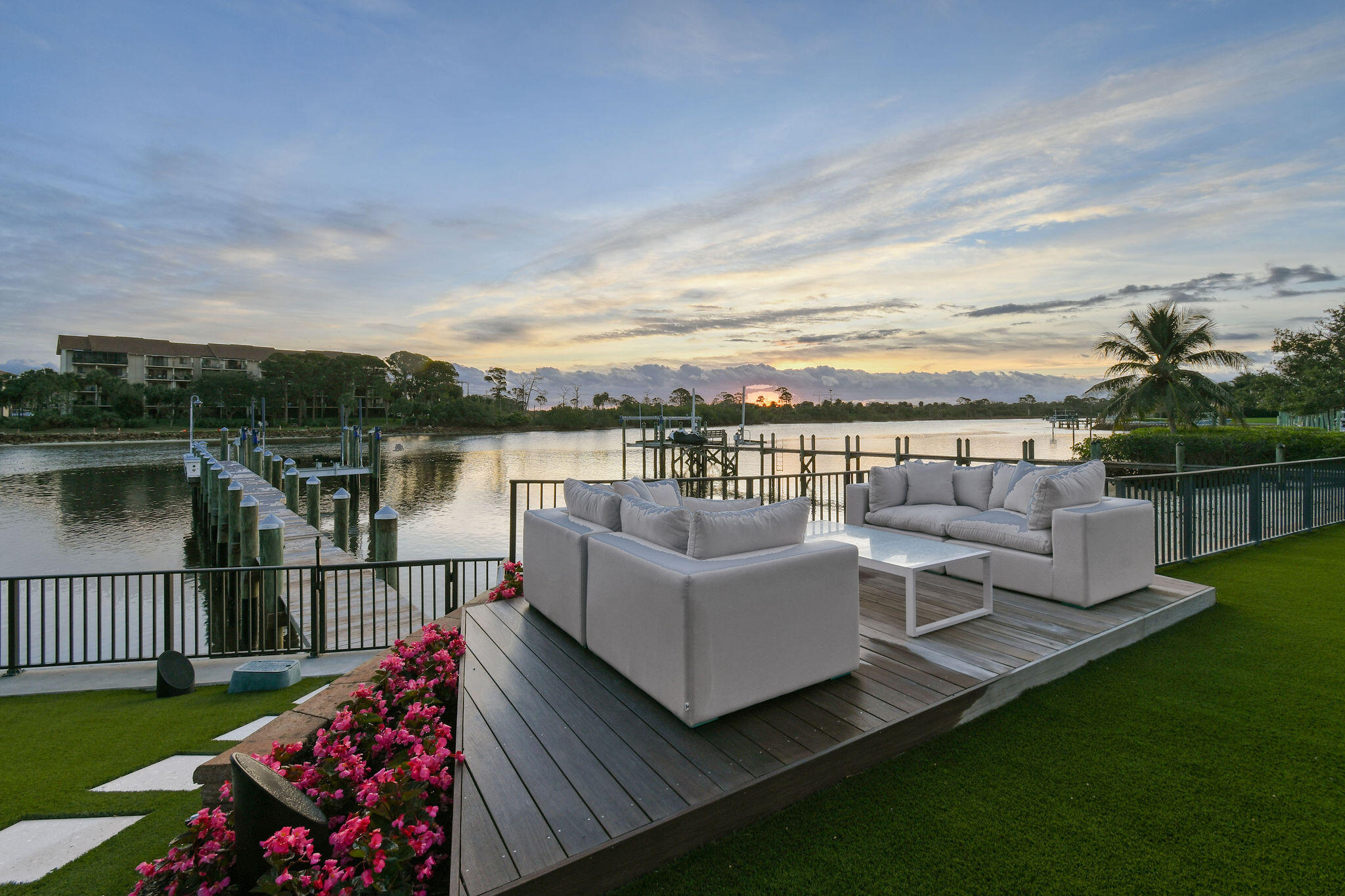 HARBOR PLACE - Residential