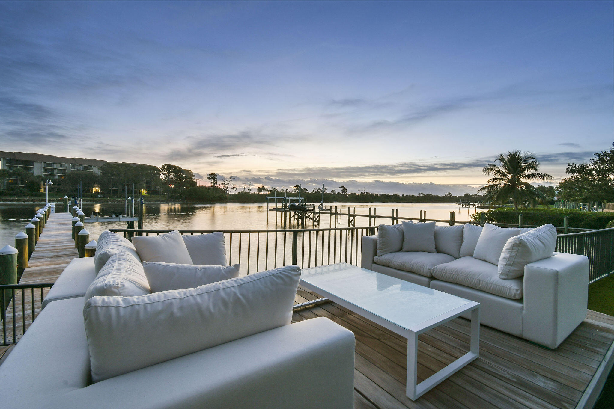 HARBOR PLACE - Residential