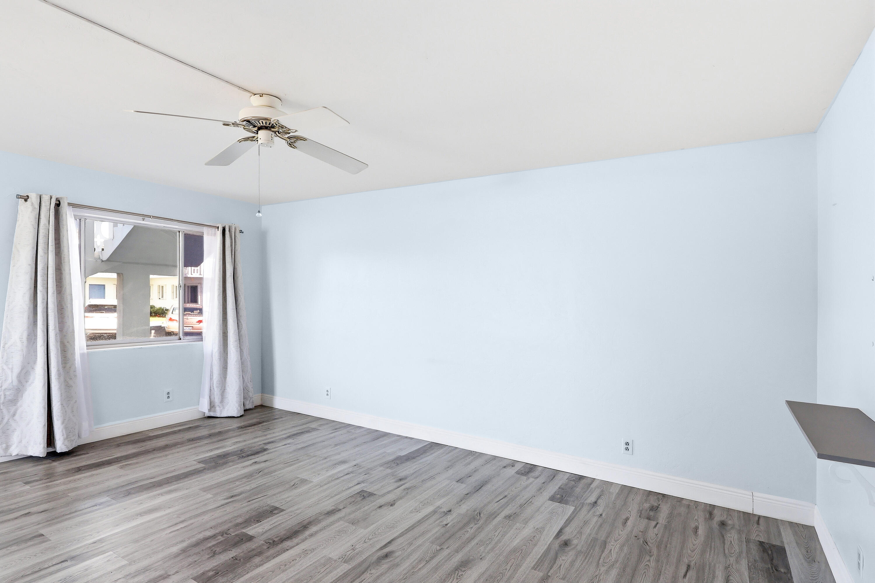 LAKESIDE POINT APT 2 CONDO - Residential
