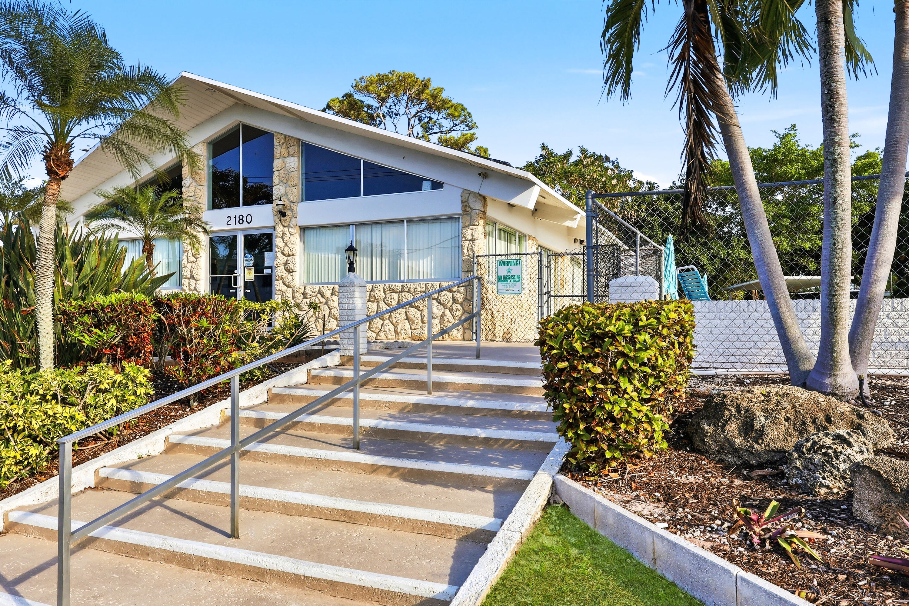 LAKESIDE POINT APT 2 CONDO - Residential