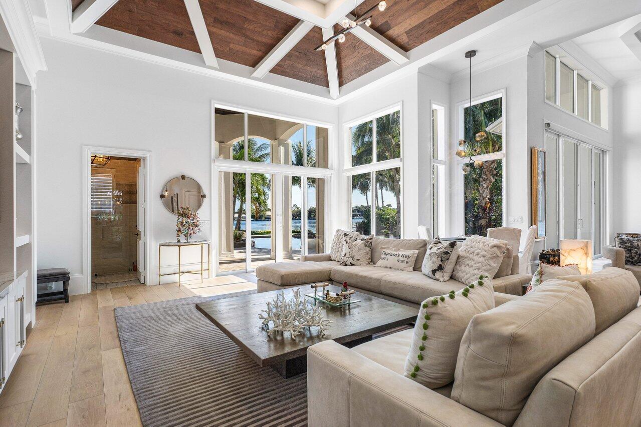 CAPTAINS KEY - Residential