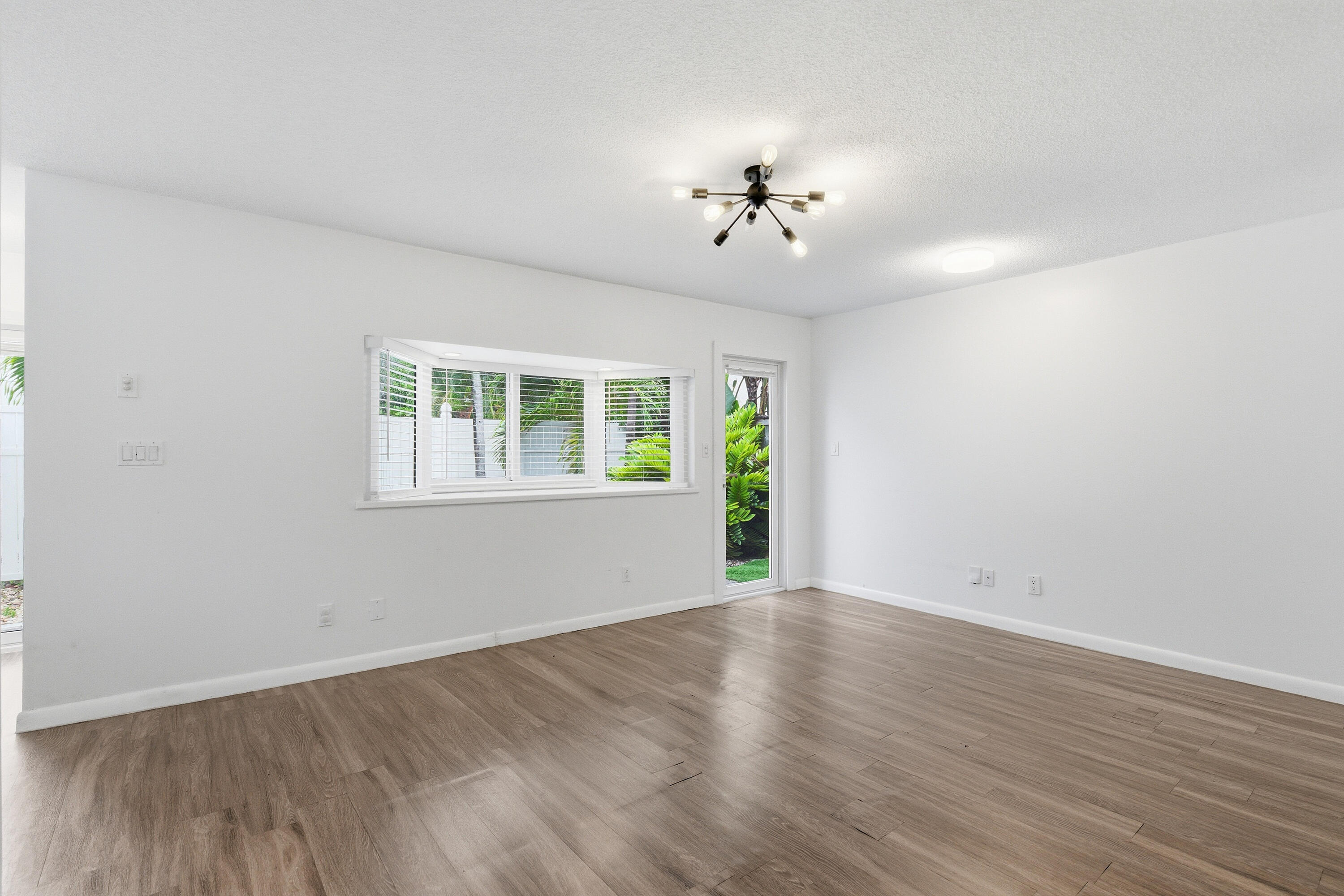 VICTORIA PARK CORR AMEN PLAT - Residential Income