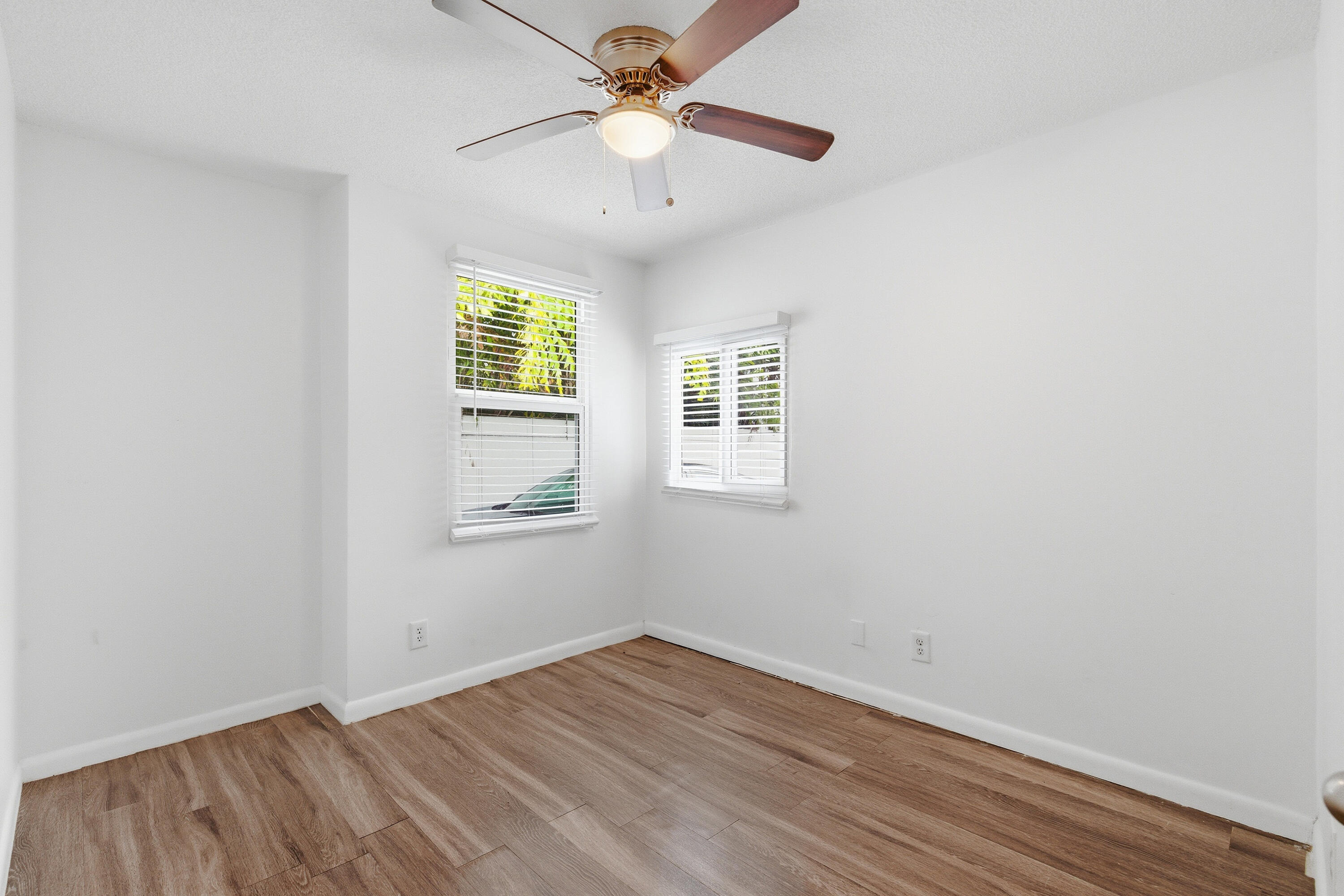 VICTORIA PARK CORR AMEN PLAT - Residential Income