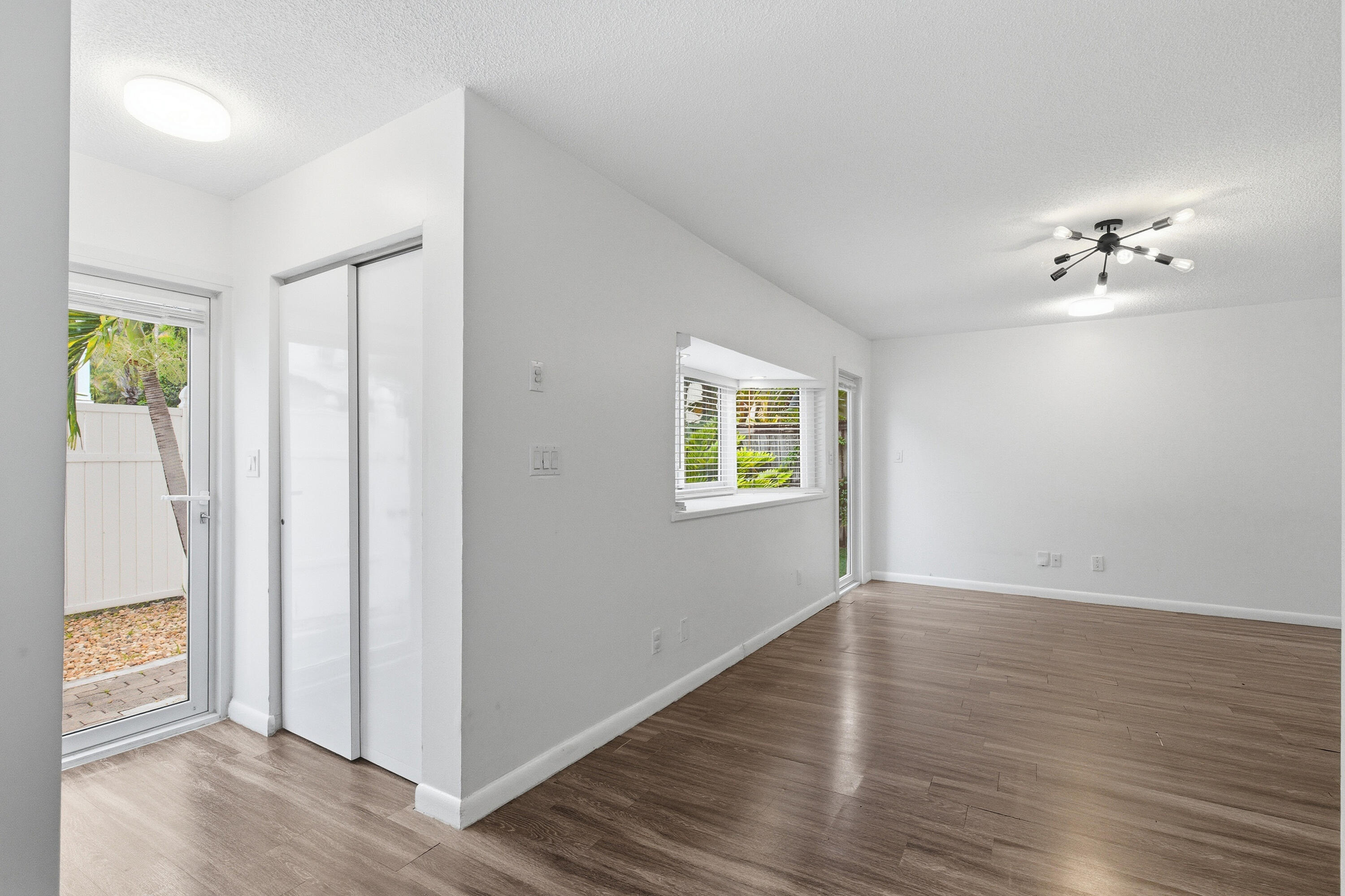 VICTORIA PARK CORR AMEN PLAT - Residential Income