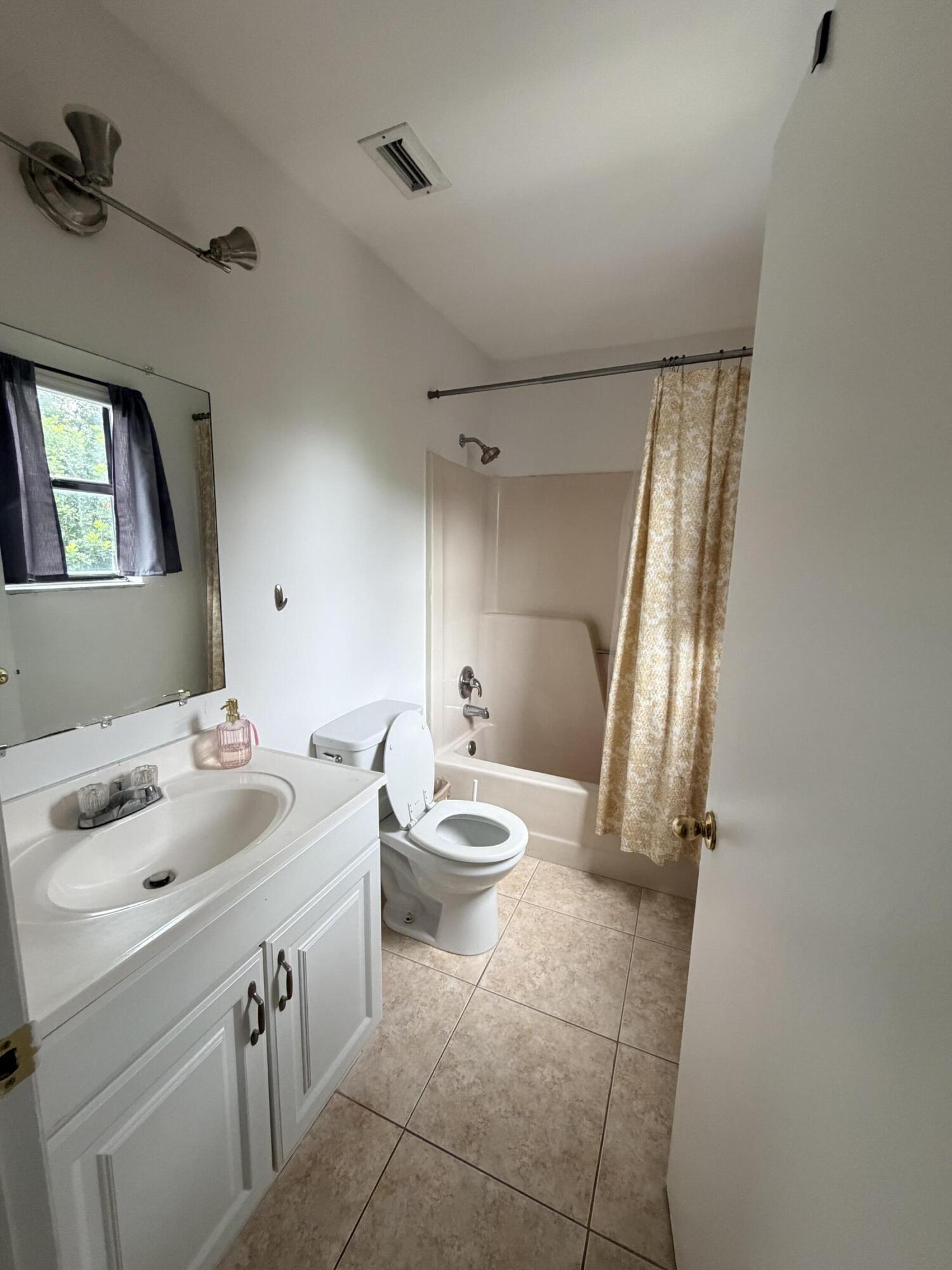 CROSSINGS OF BOYNTON BEACH CONDO - Residential Lease