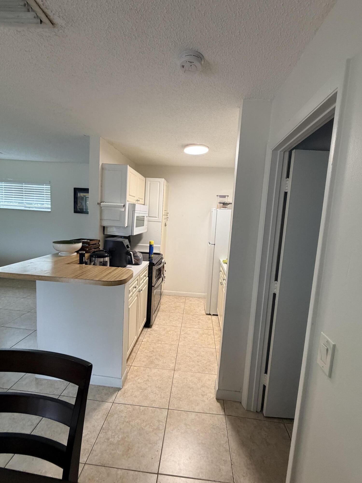 CROSSINGS OF BOYNTON BEACH CONDO - Residential Lease