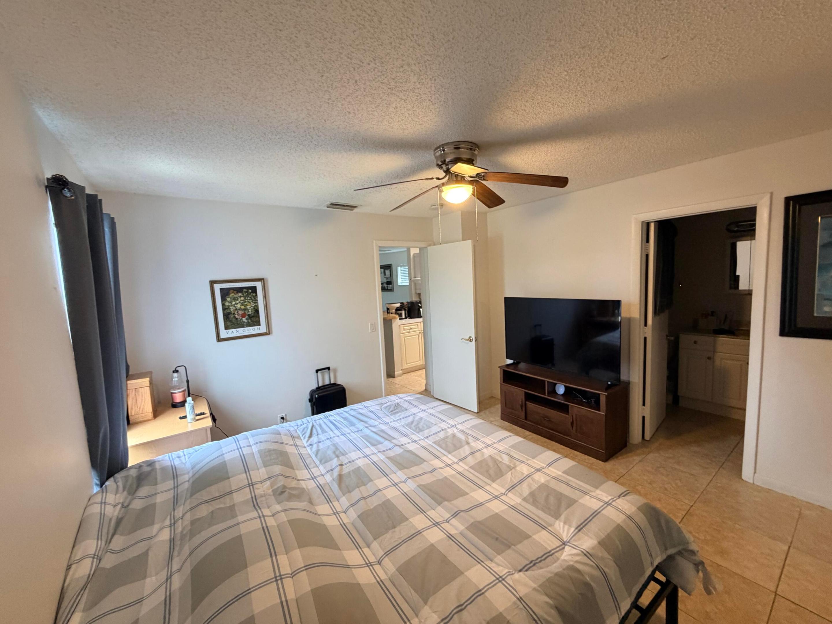CROSSINGS OF BOYNTON BEACH CONDO - Residential Lease
