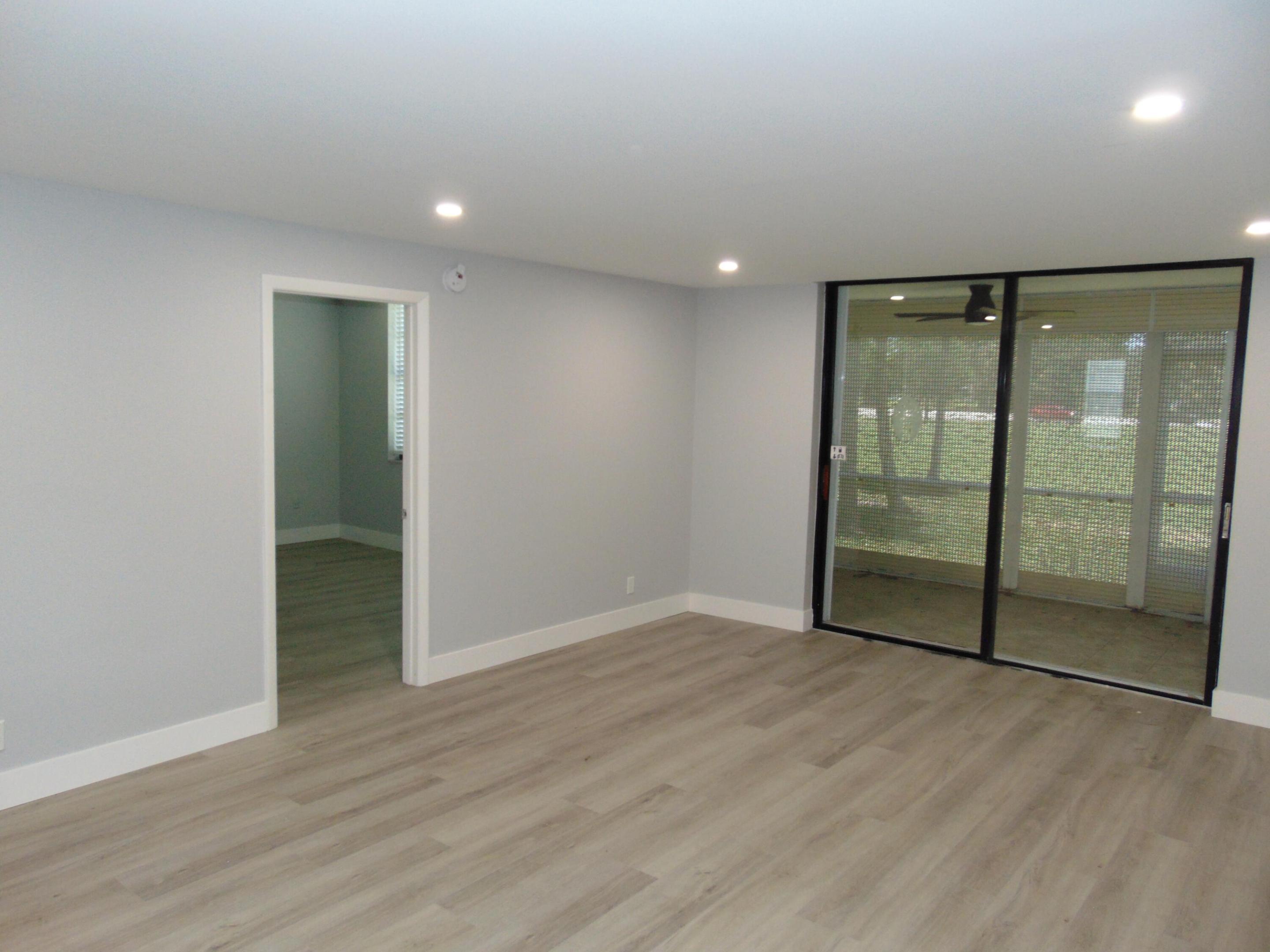 PALM SPRINGS 3 - Residential