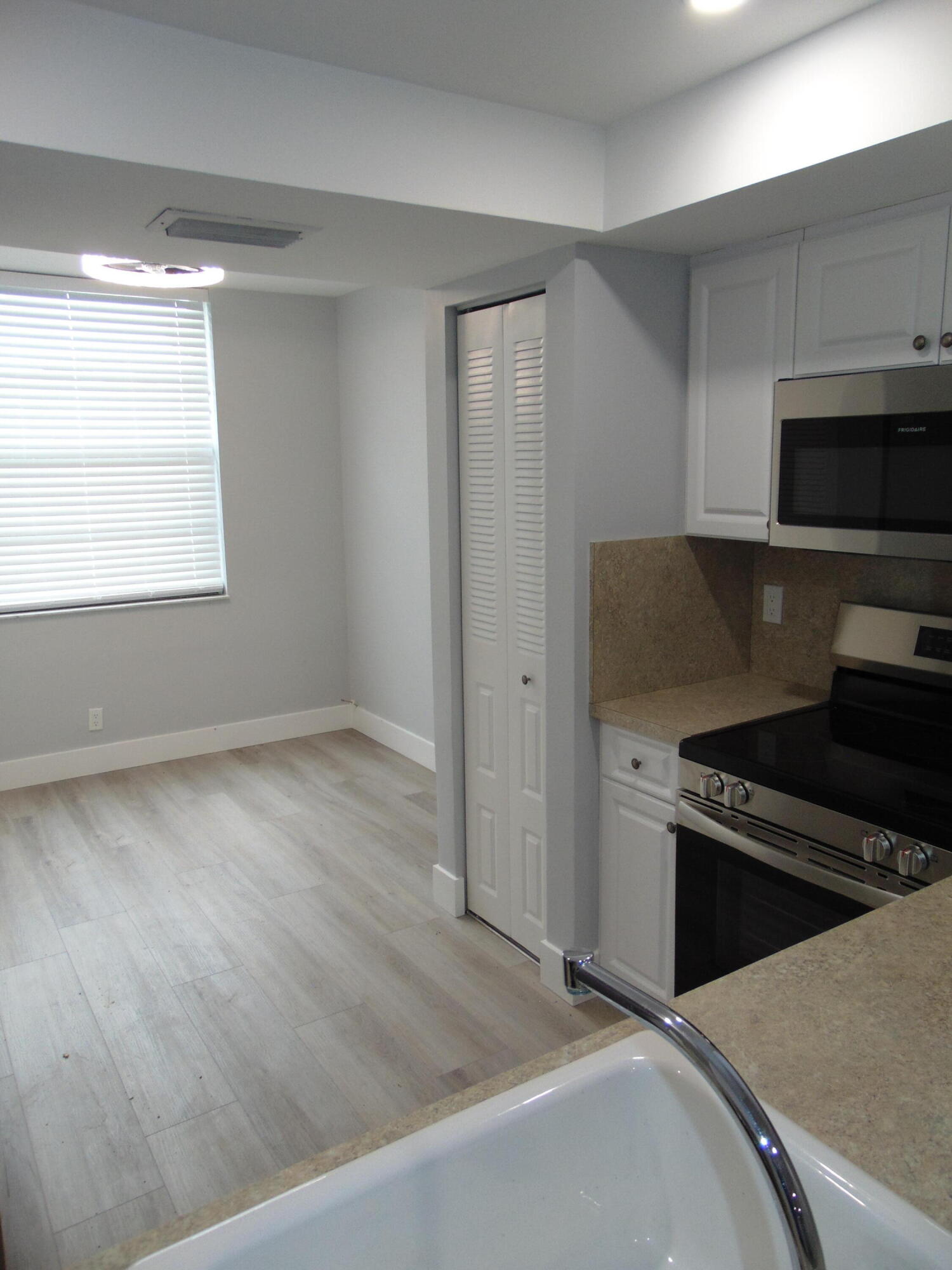 PALM SPRINGS 3 - Residential