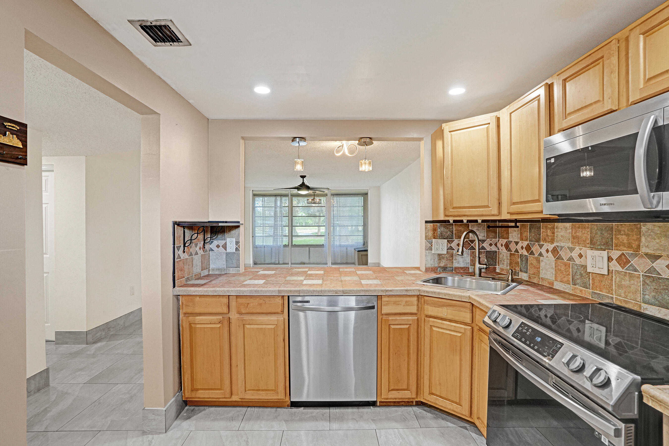 SANDS POINT CONDOMINIUM VI - Residential