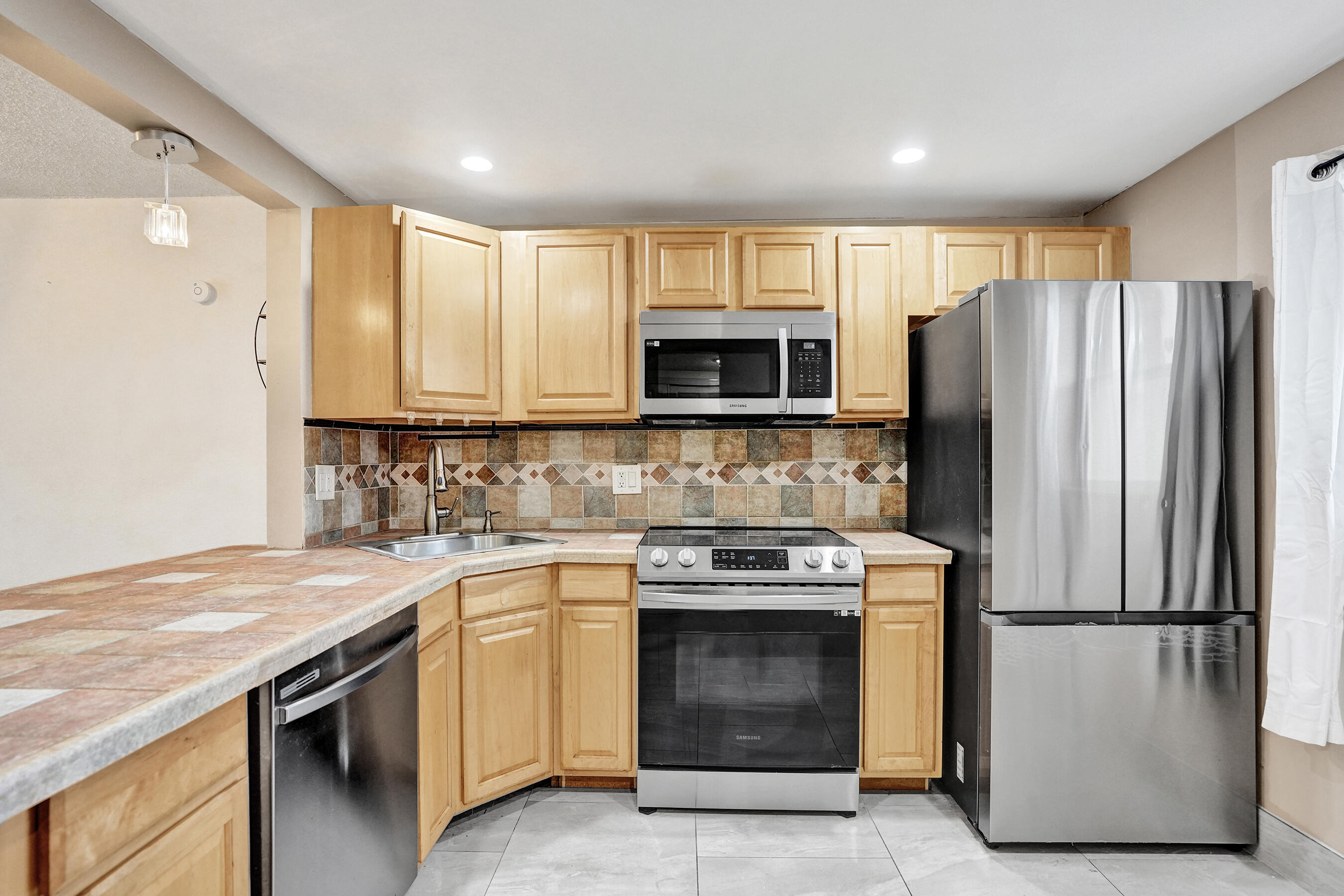 SANDS POINT CONDOMINIUM VI - Residential