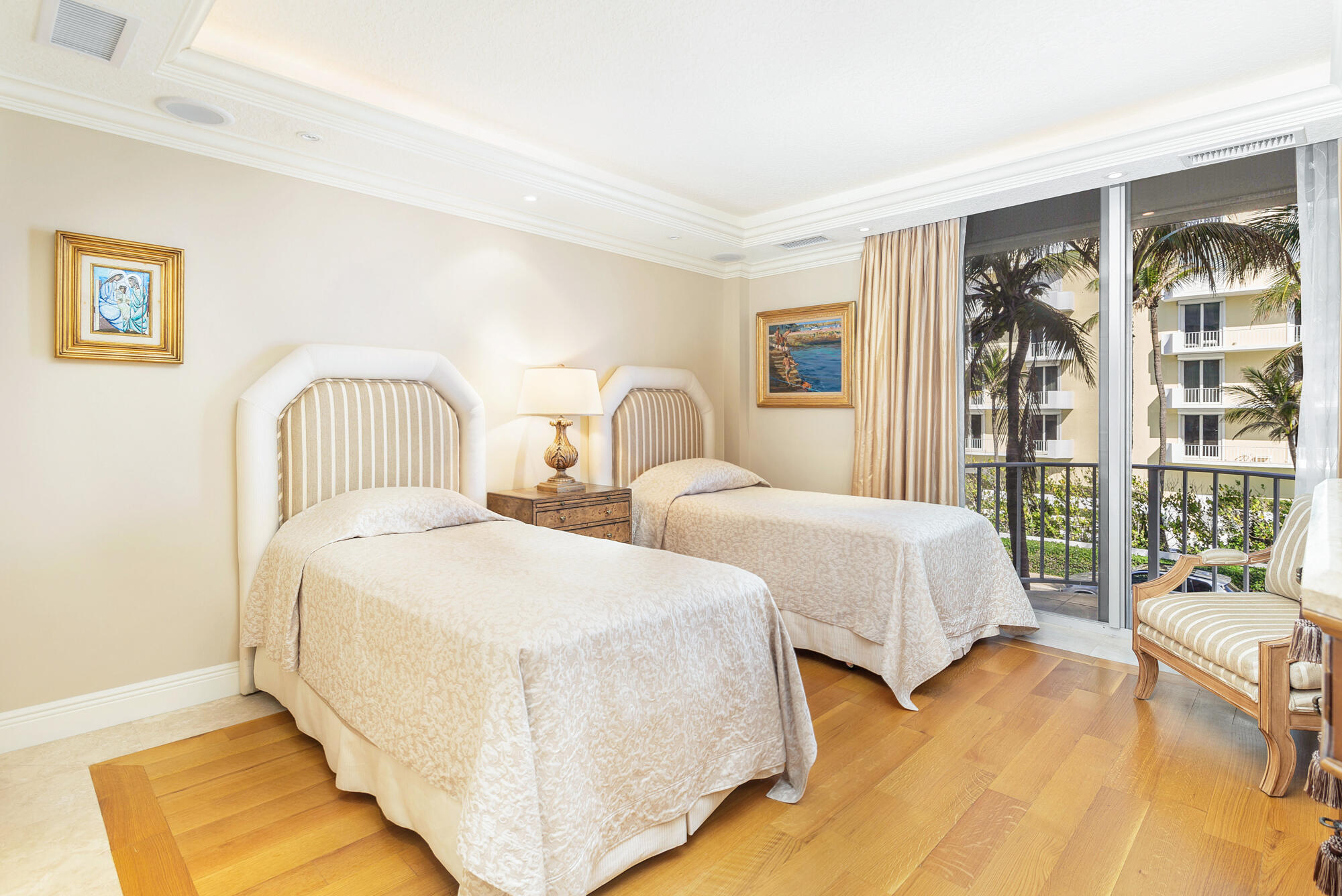 Winthrop House - Residential