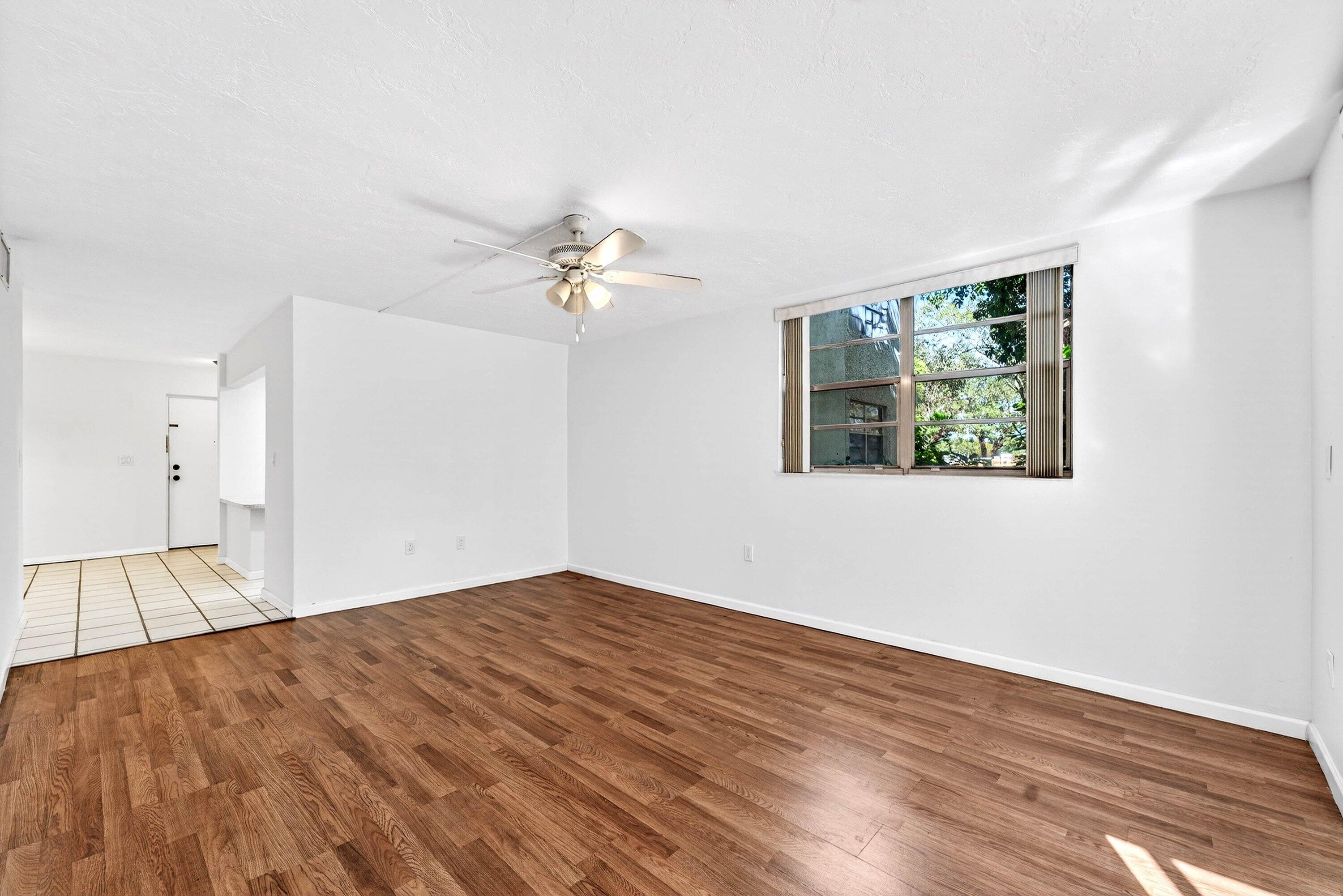 OMEGA CONDO NO 1 - Residential