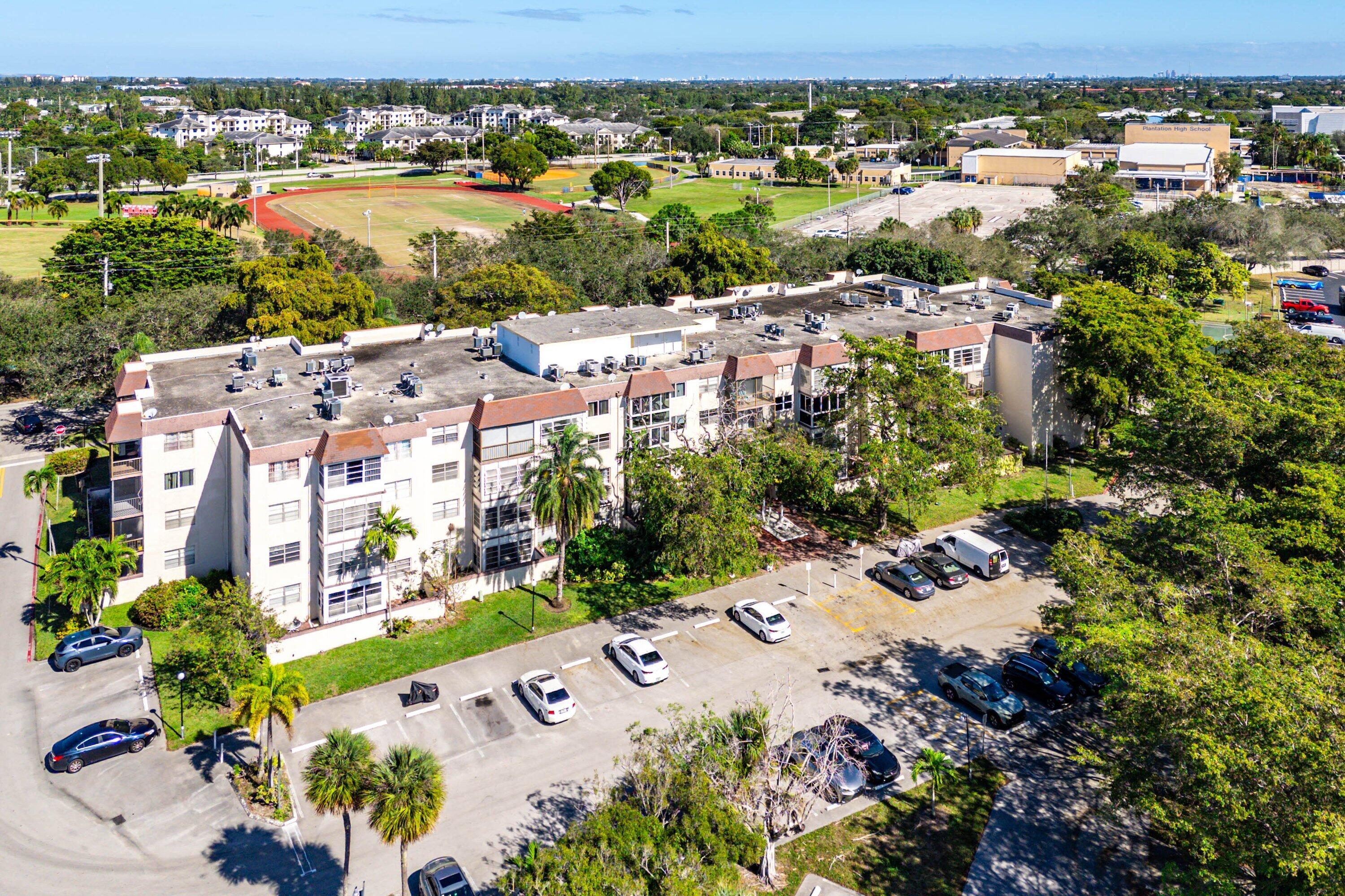 OMEGA CONDO NO 1 - Residential