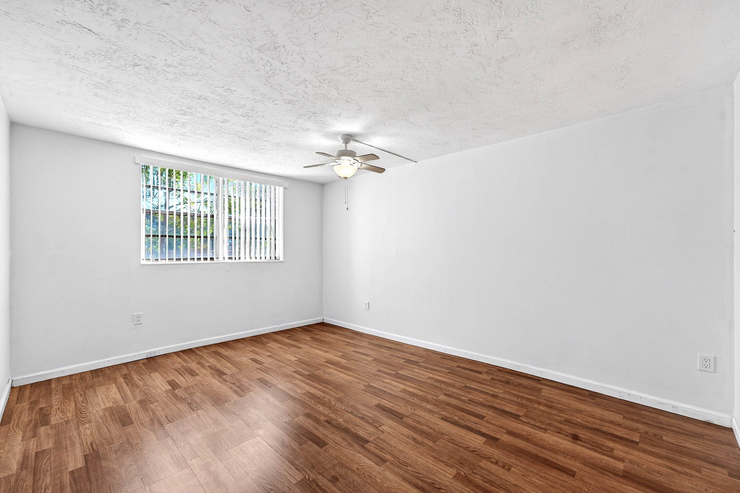 OMEGA CONDO NO 1 - Residential