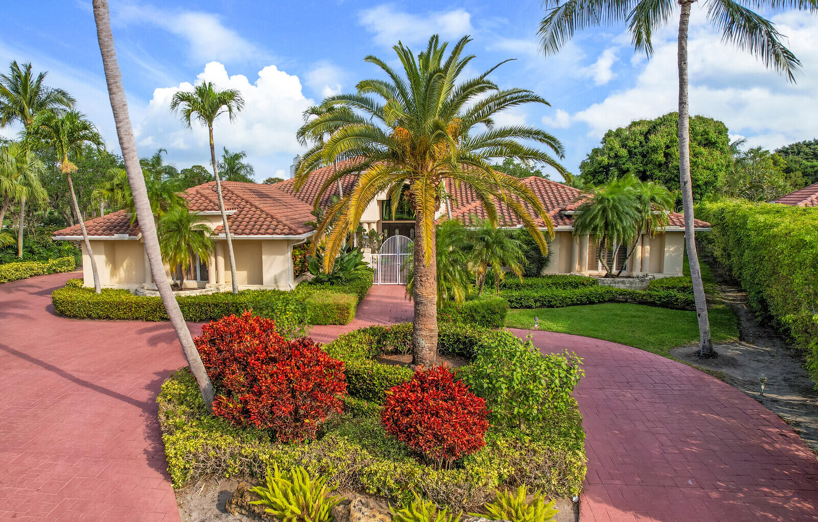 FRENCHMANS CREEK - Residential