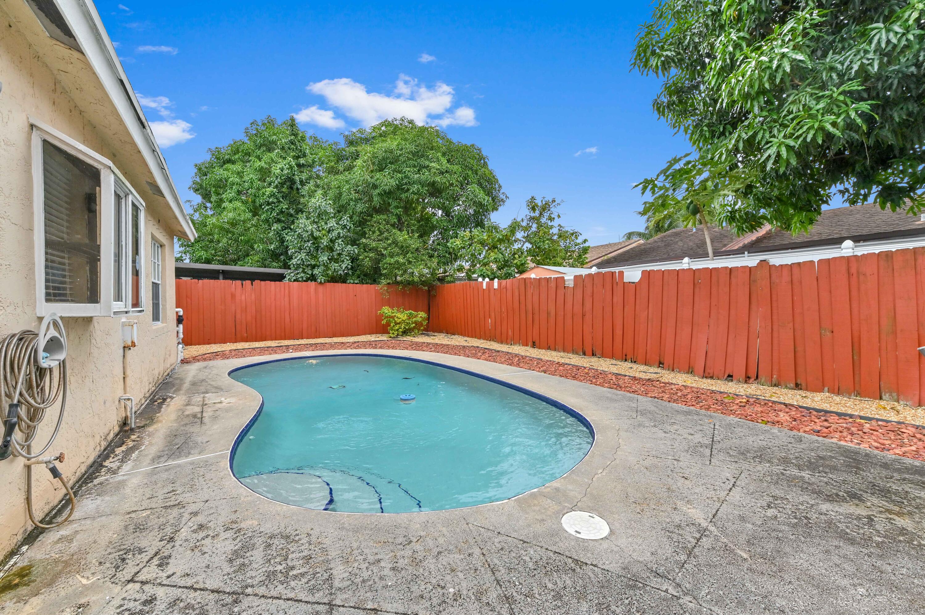 BRENTWOOD LAKES - Residential