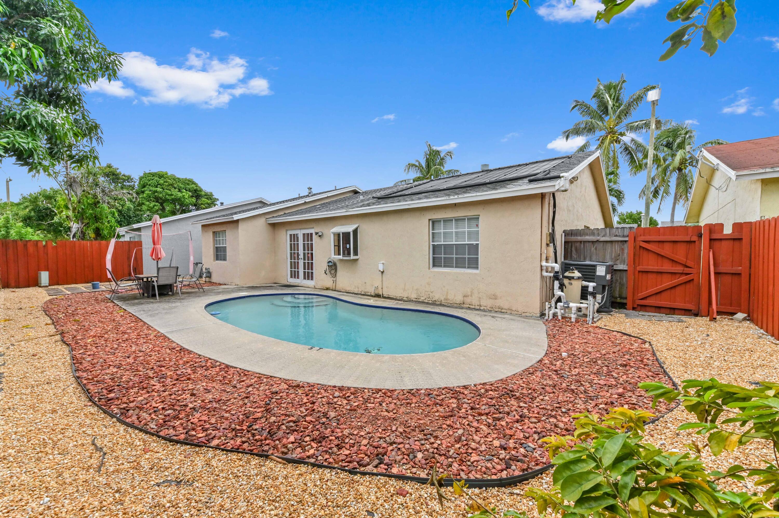 BRENTWOOD LAKES - Residential