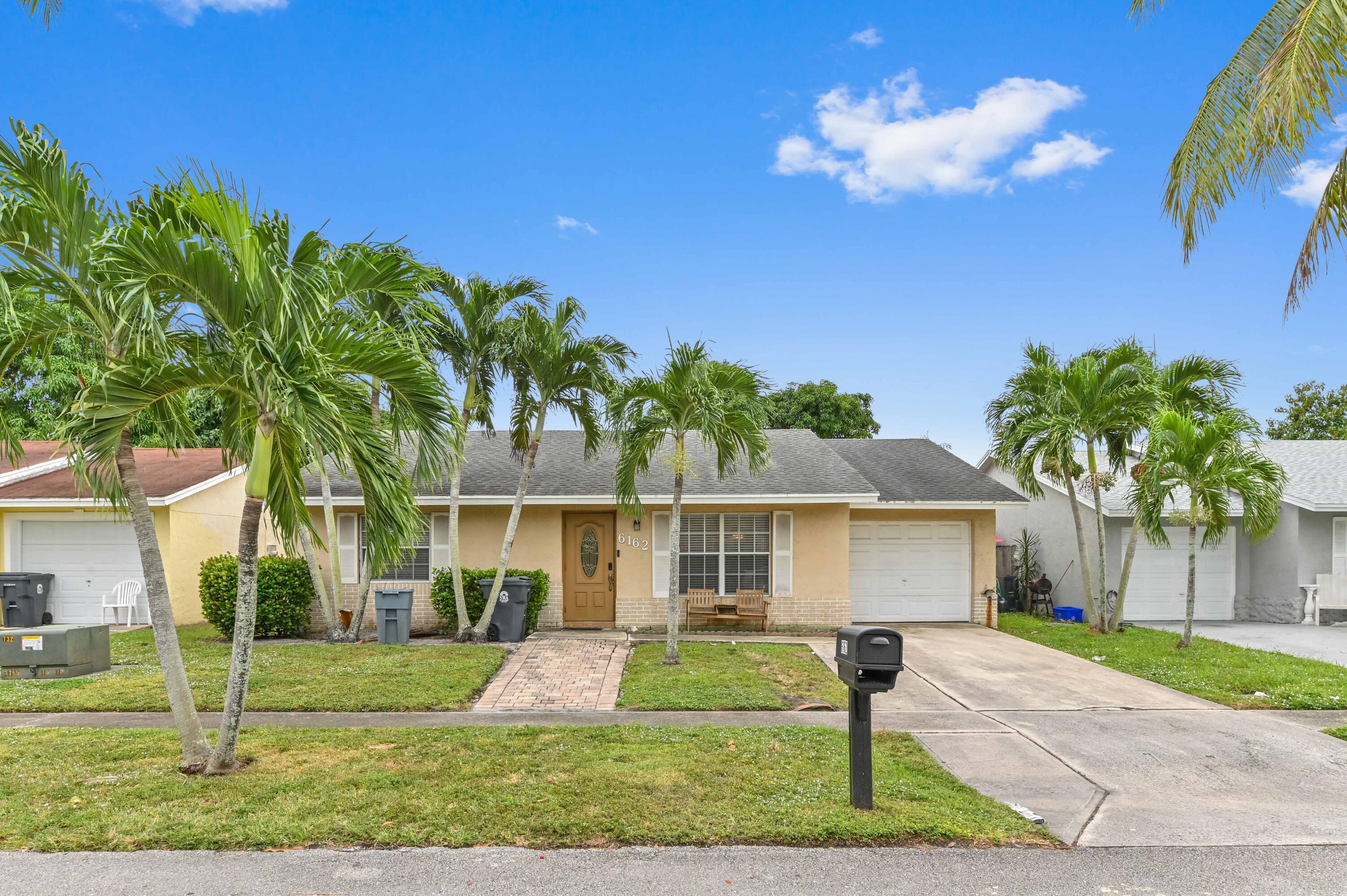 BRENTWOOD LAKES - Residential