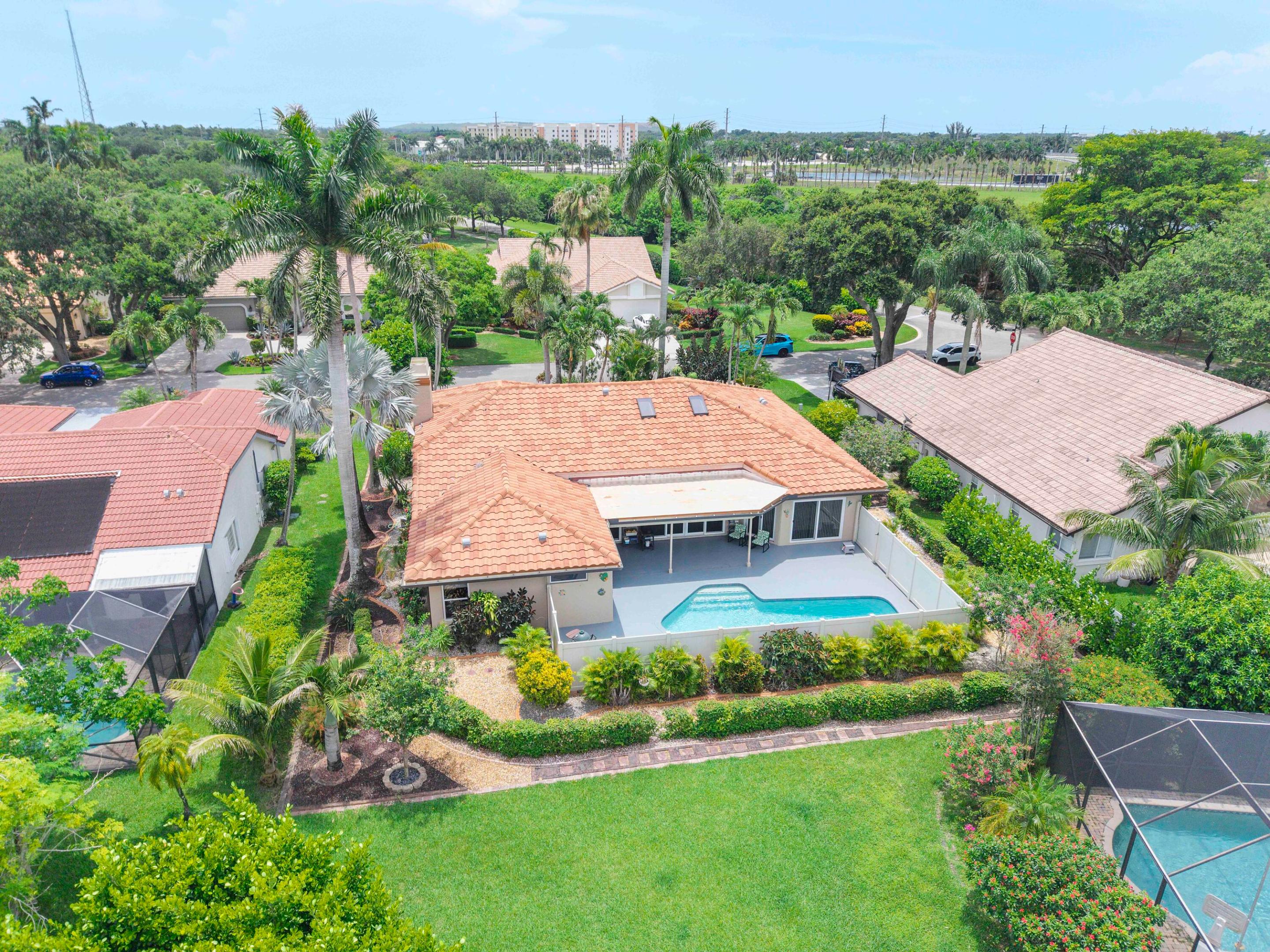 COUNTRYS POINT - Residential