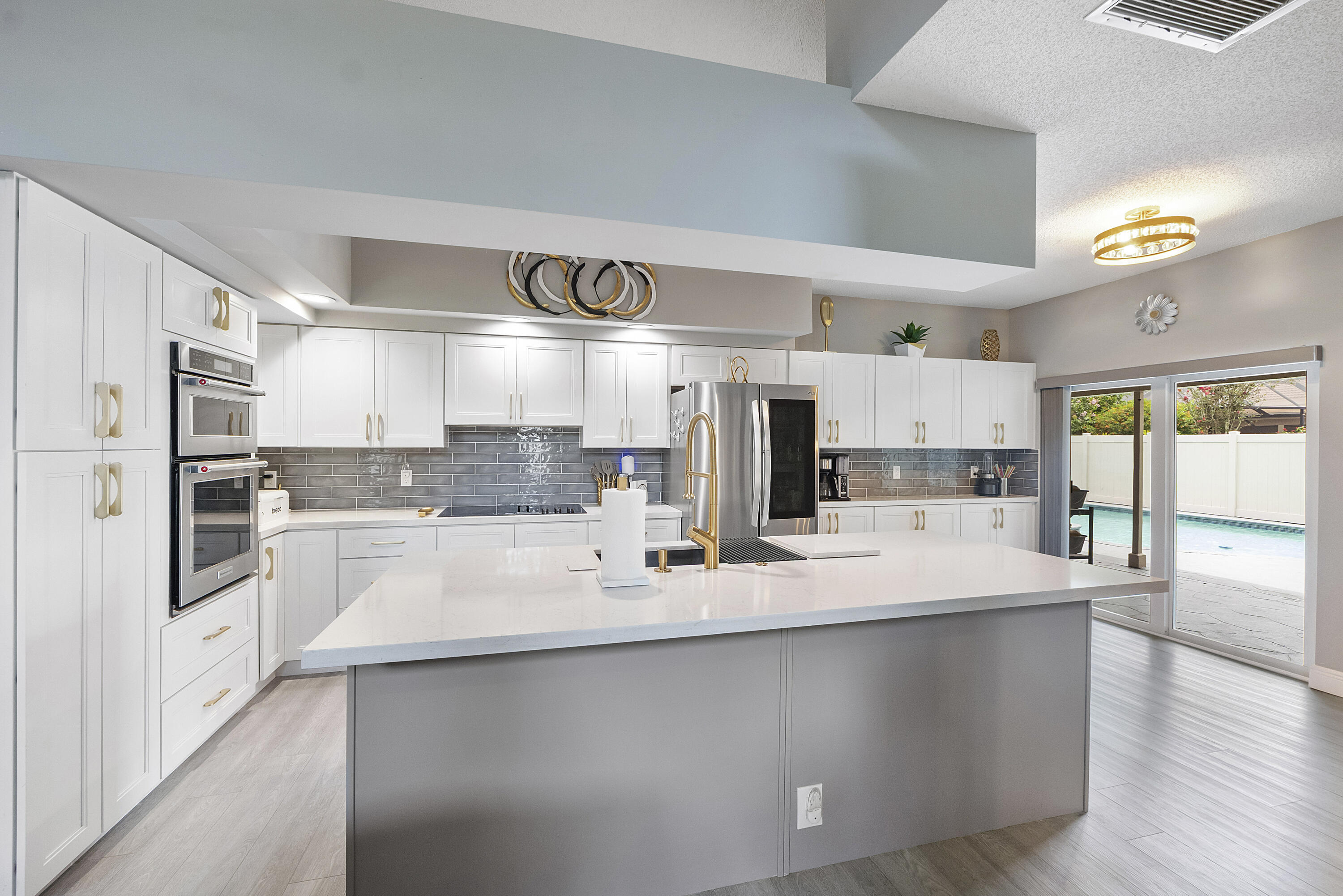 COUNTRYS POINT - Residential