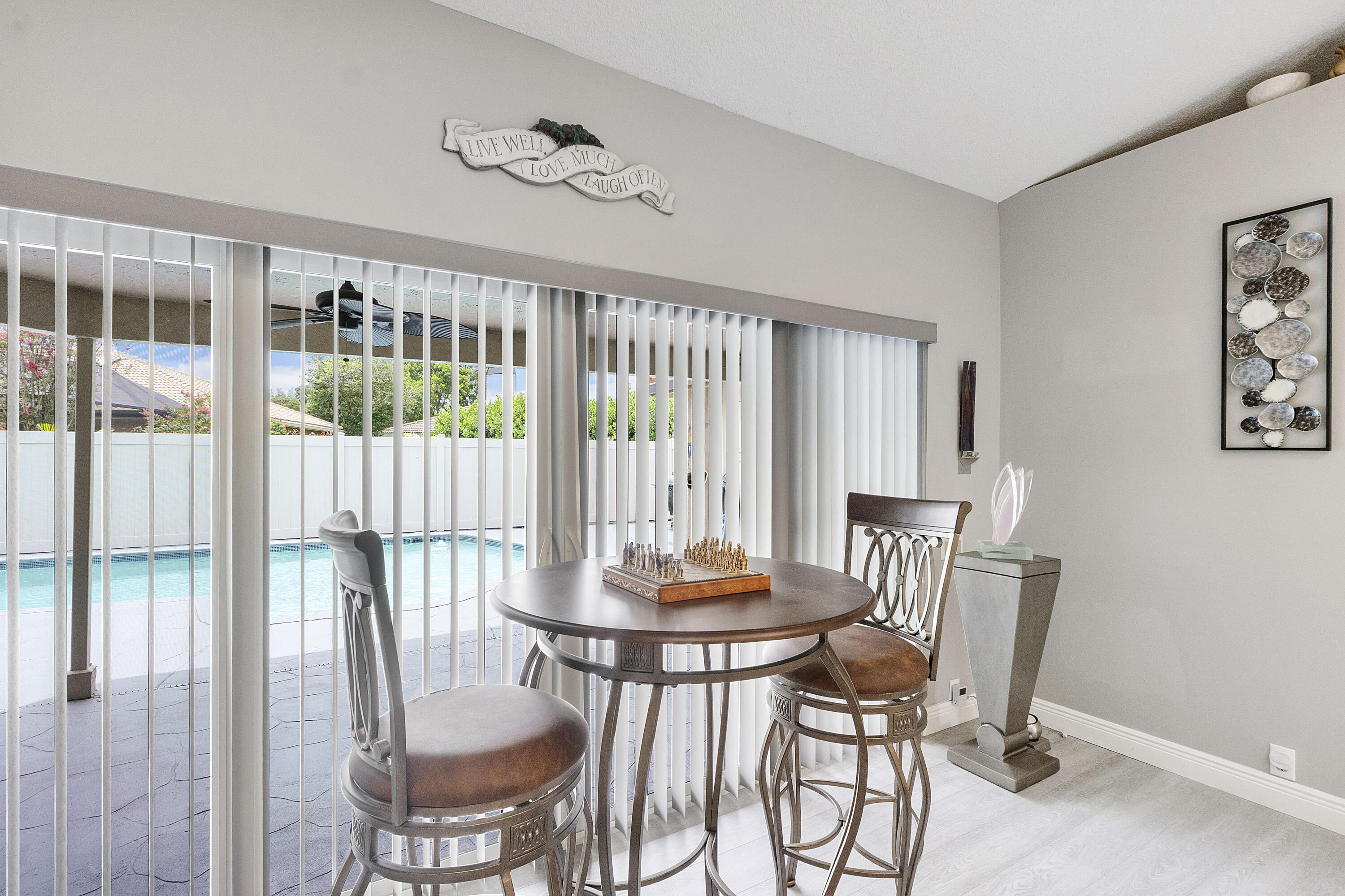 COUNTRYS POINT - Residential